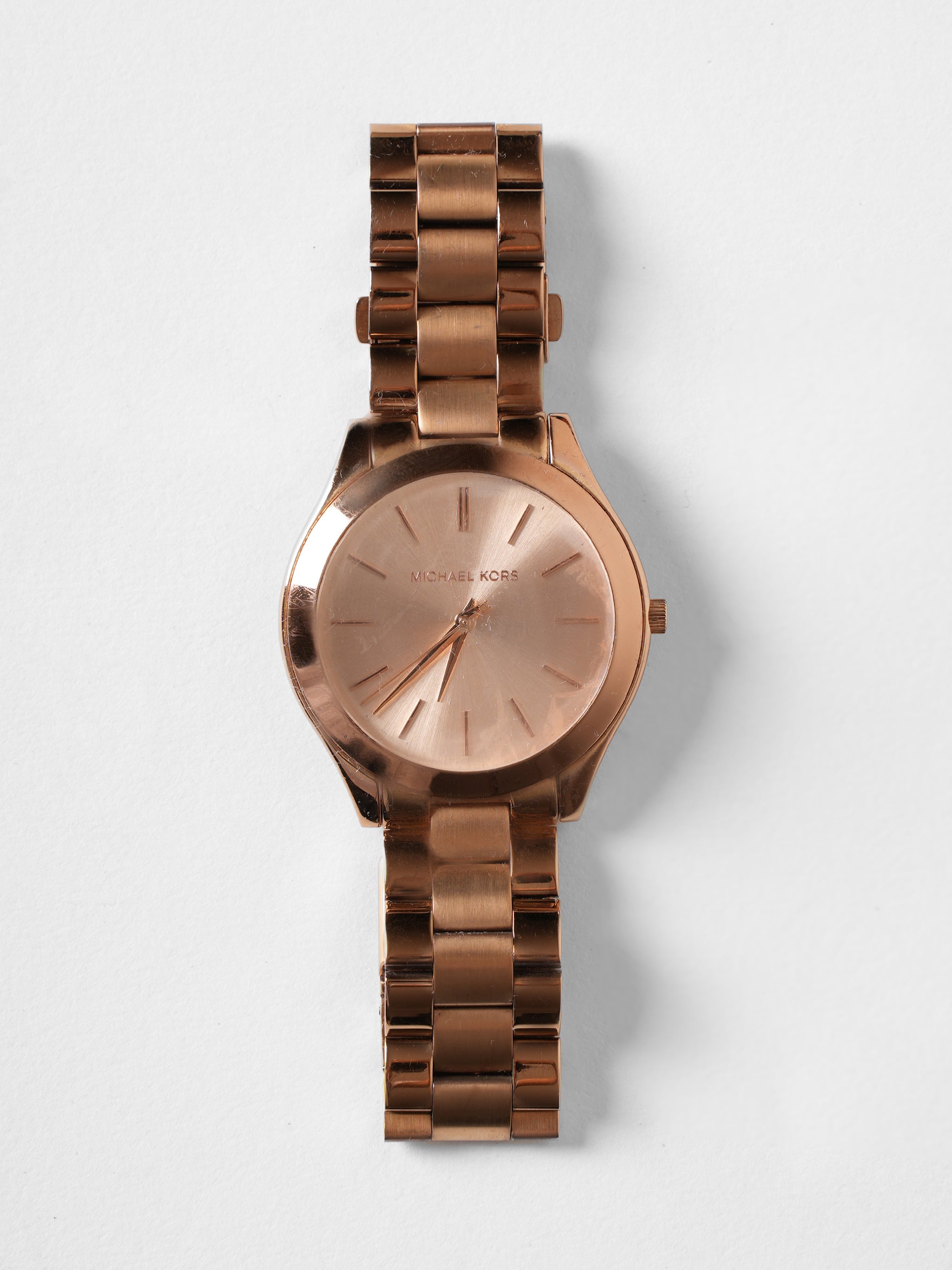 Michael kors gold slim hotsell runway watch