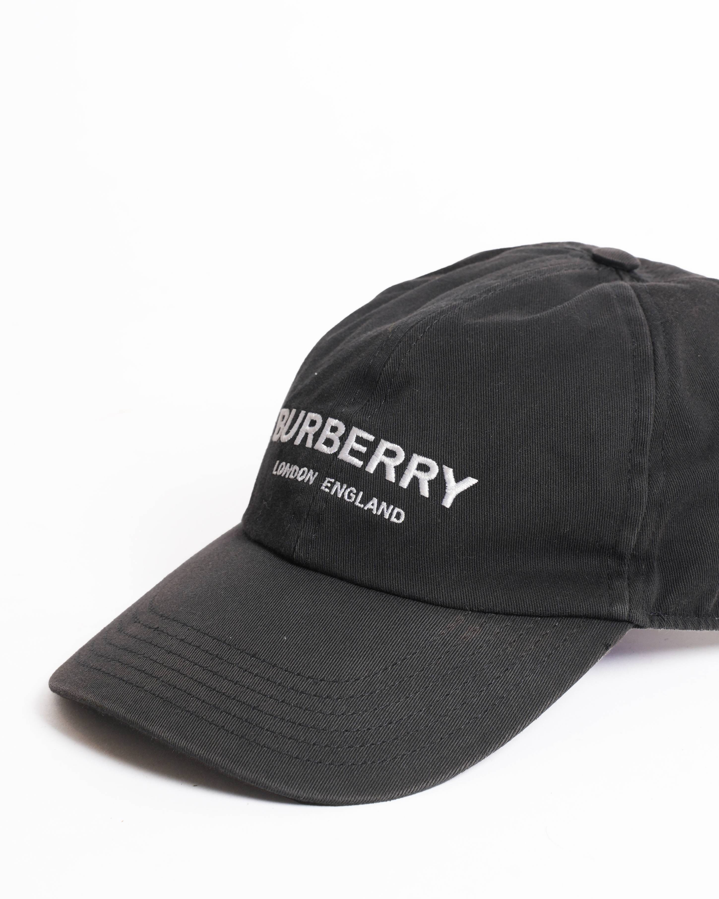 Burberry Logo Embroidered cap