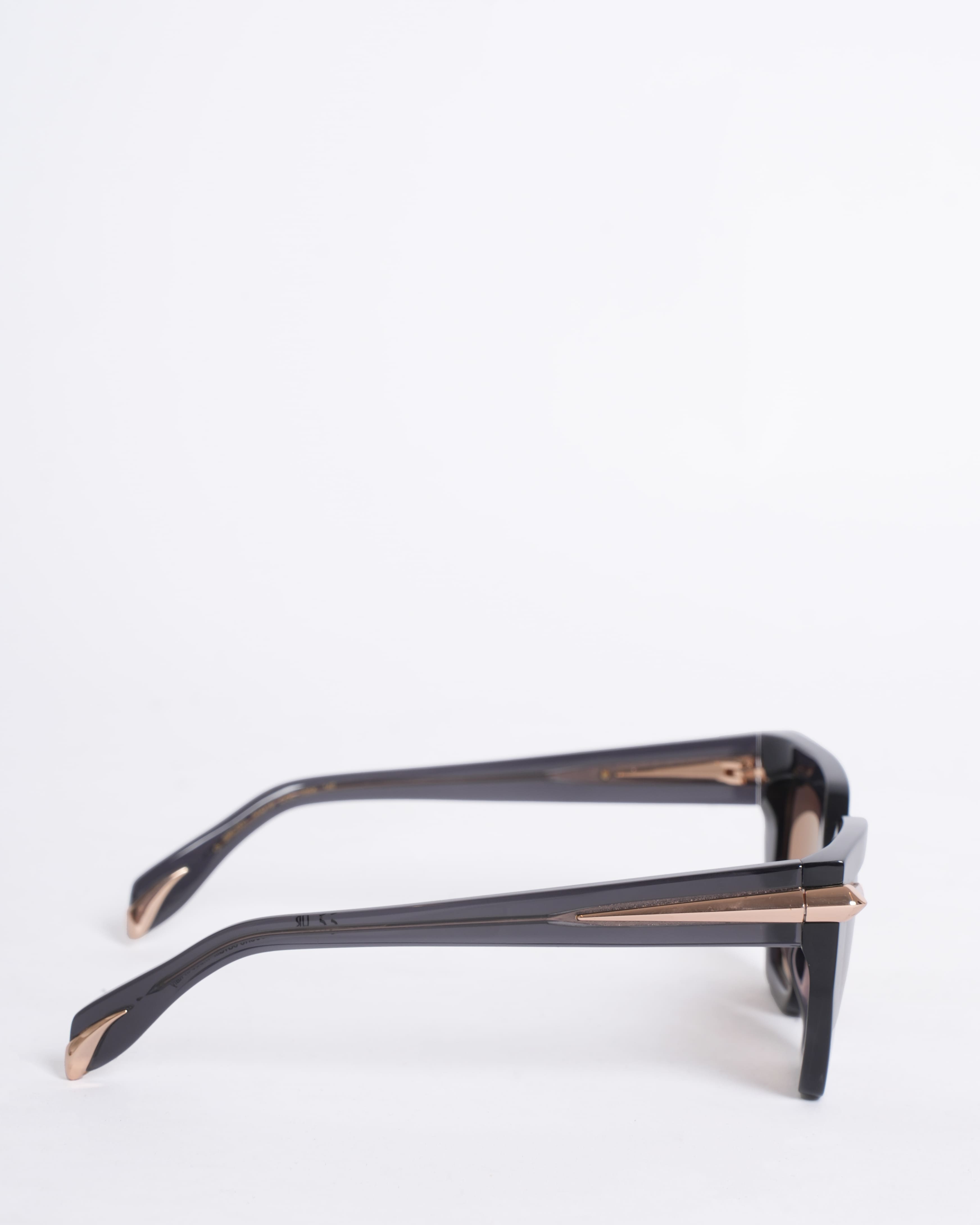 New Roberto Cavalli SRC1117 Cats Eye Angular Women's Sunglasses In Black With Sculpted Temple