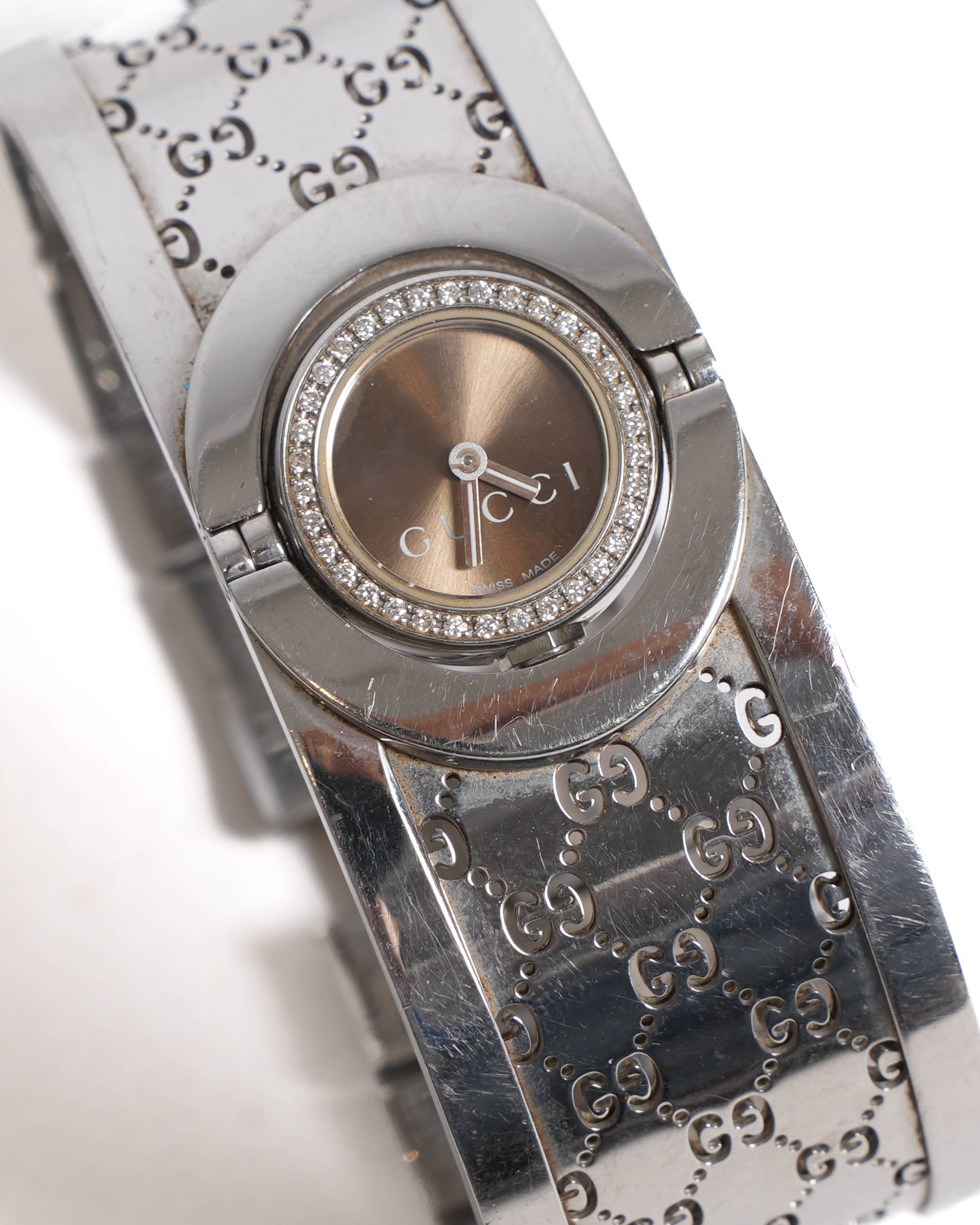 Gucci gg twirl 112 stainless steel twirl watch with diamonds