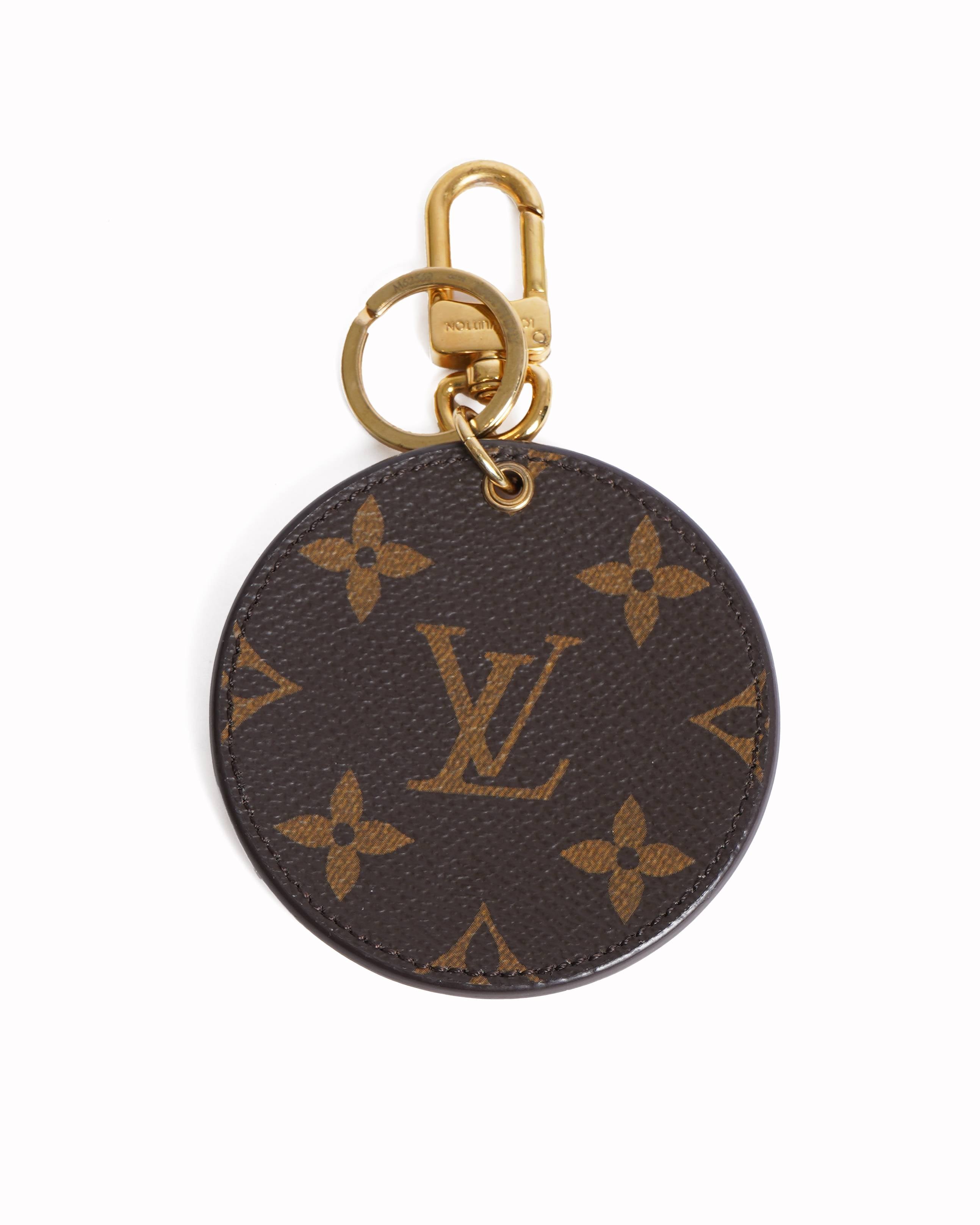 New Louis Vuitton Bird Motif Multicolor Leather Circular KeyChain charm
