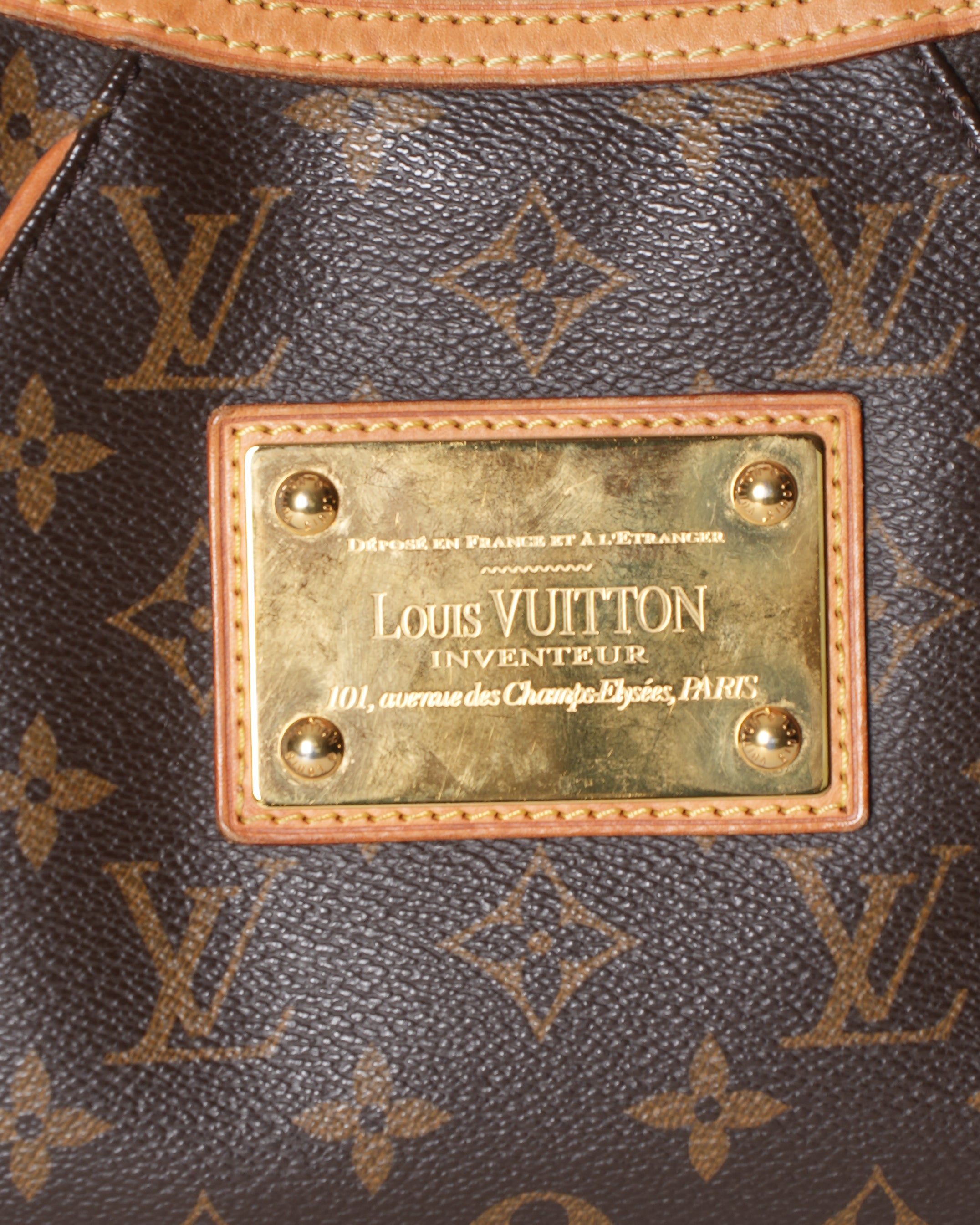 Louis Vuitton Thames Hobo Monogram Shoulder Bag