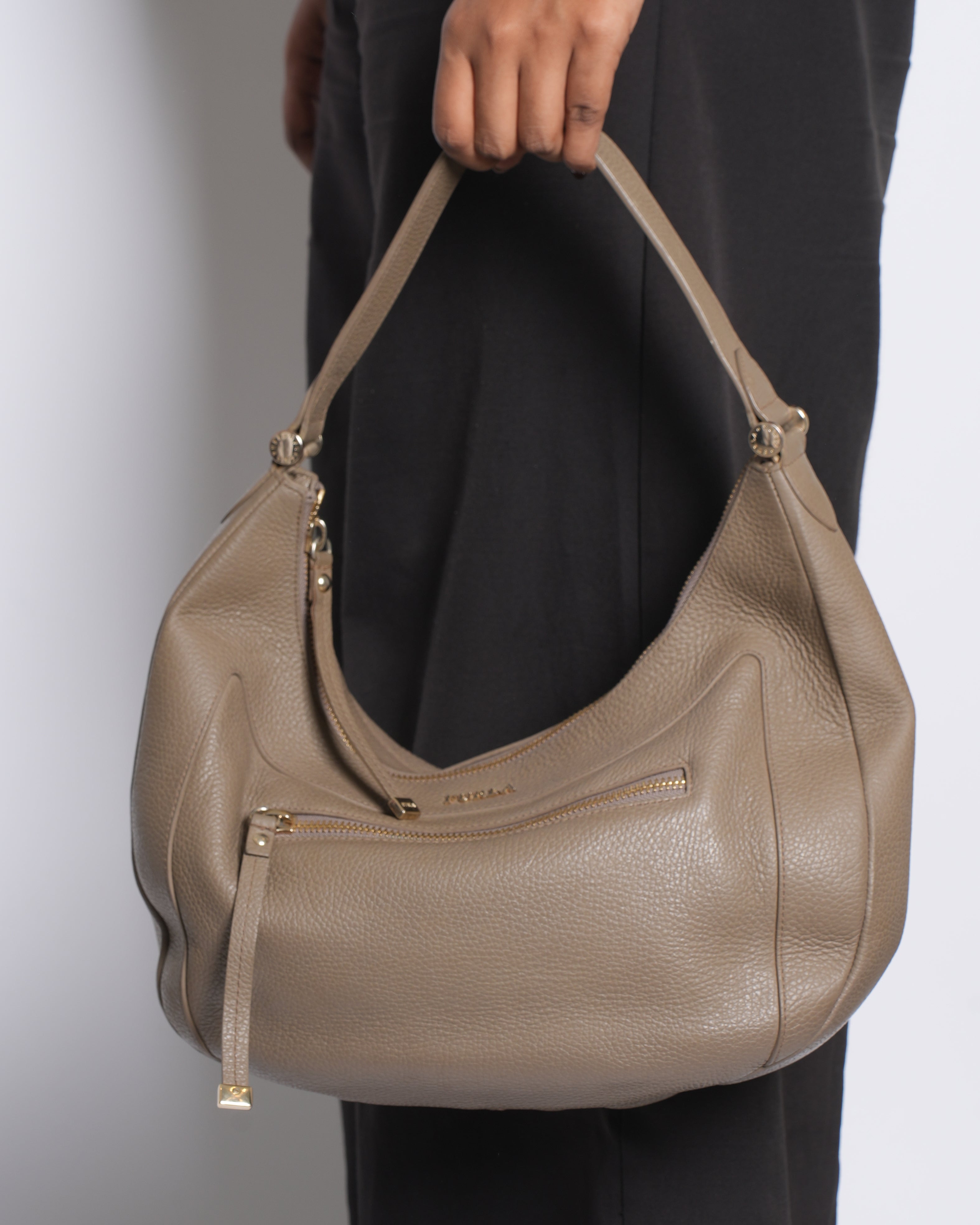 Furla Daino Ginevra Medium Hobo Bag