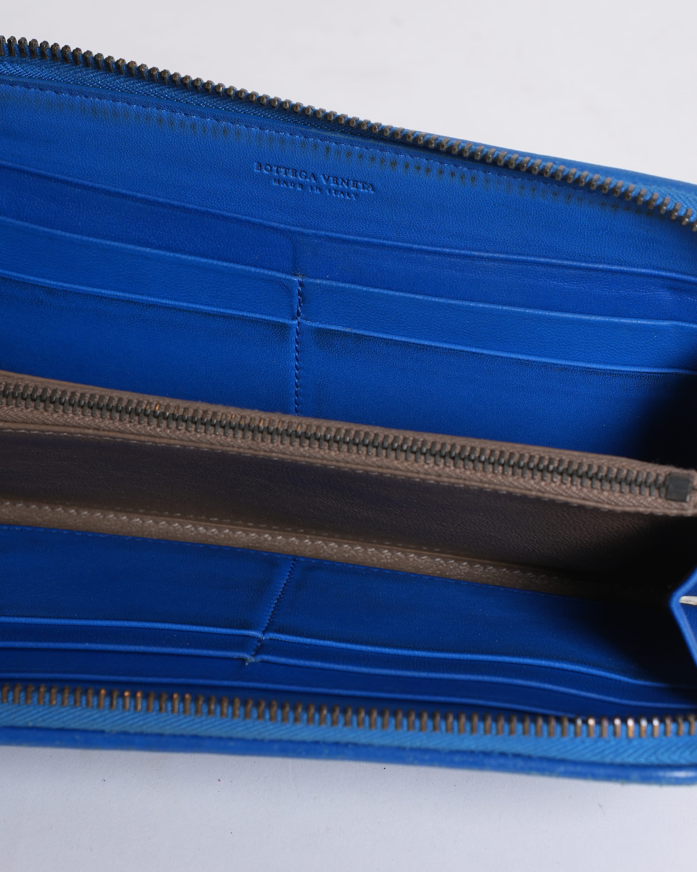 Bottega Veneta Intrecciato Zipper Wallet in Blue