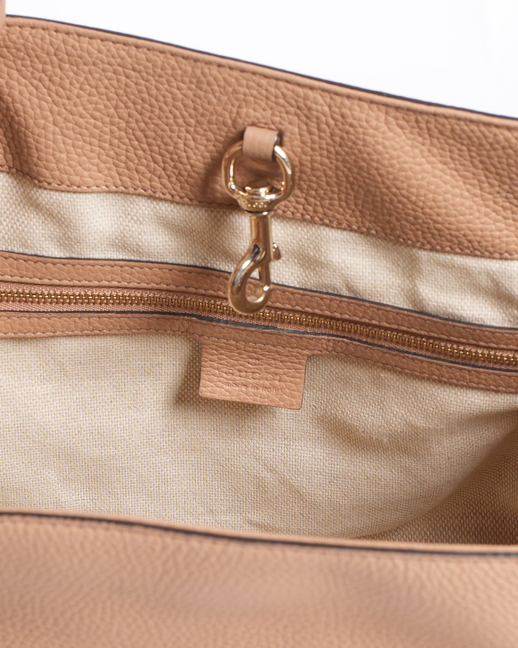 Gucci soho shoulder bag in Light Beige