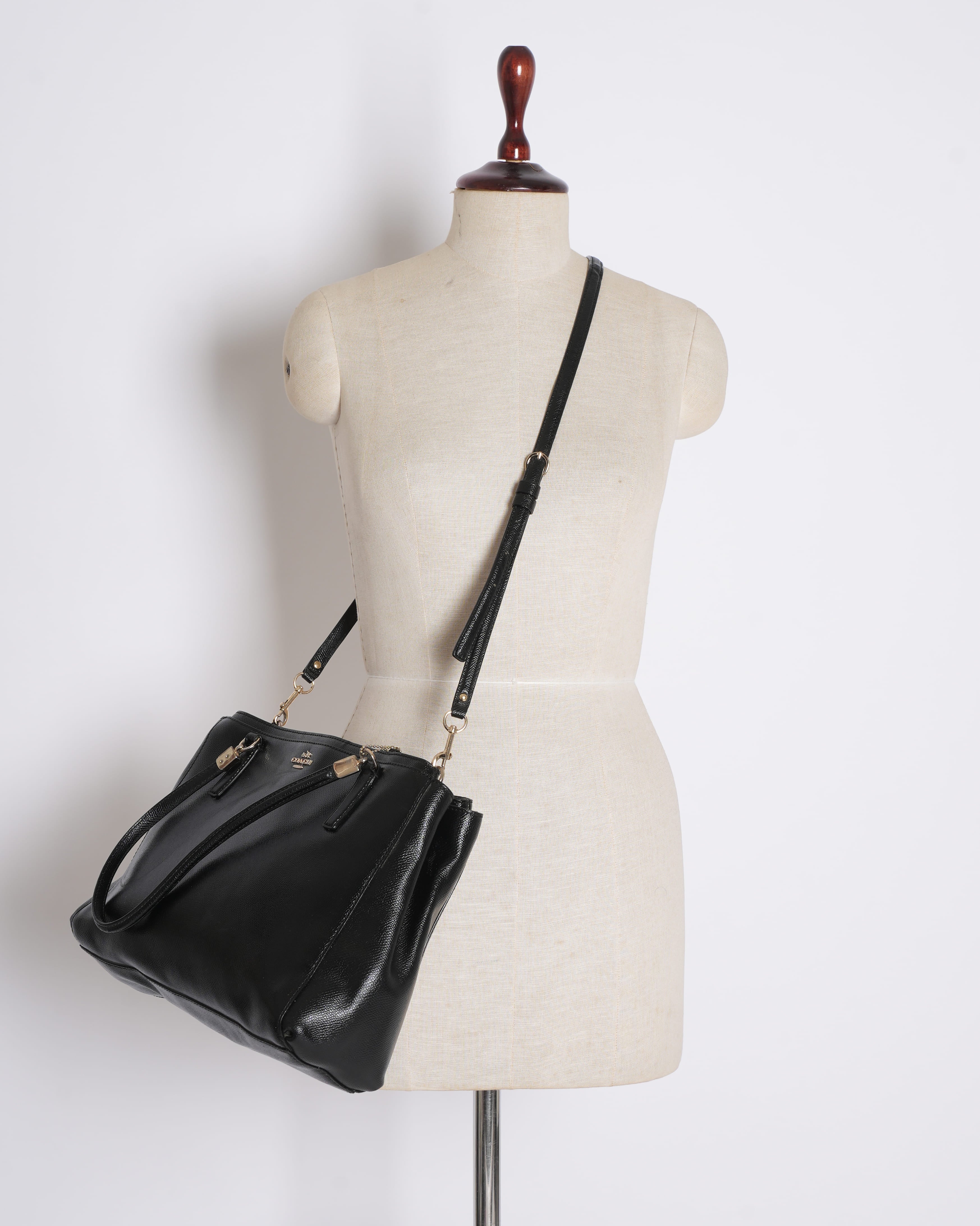 Coach handbag in black