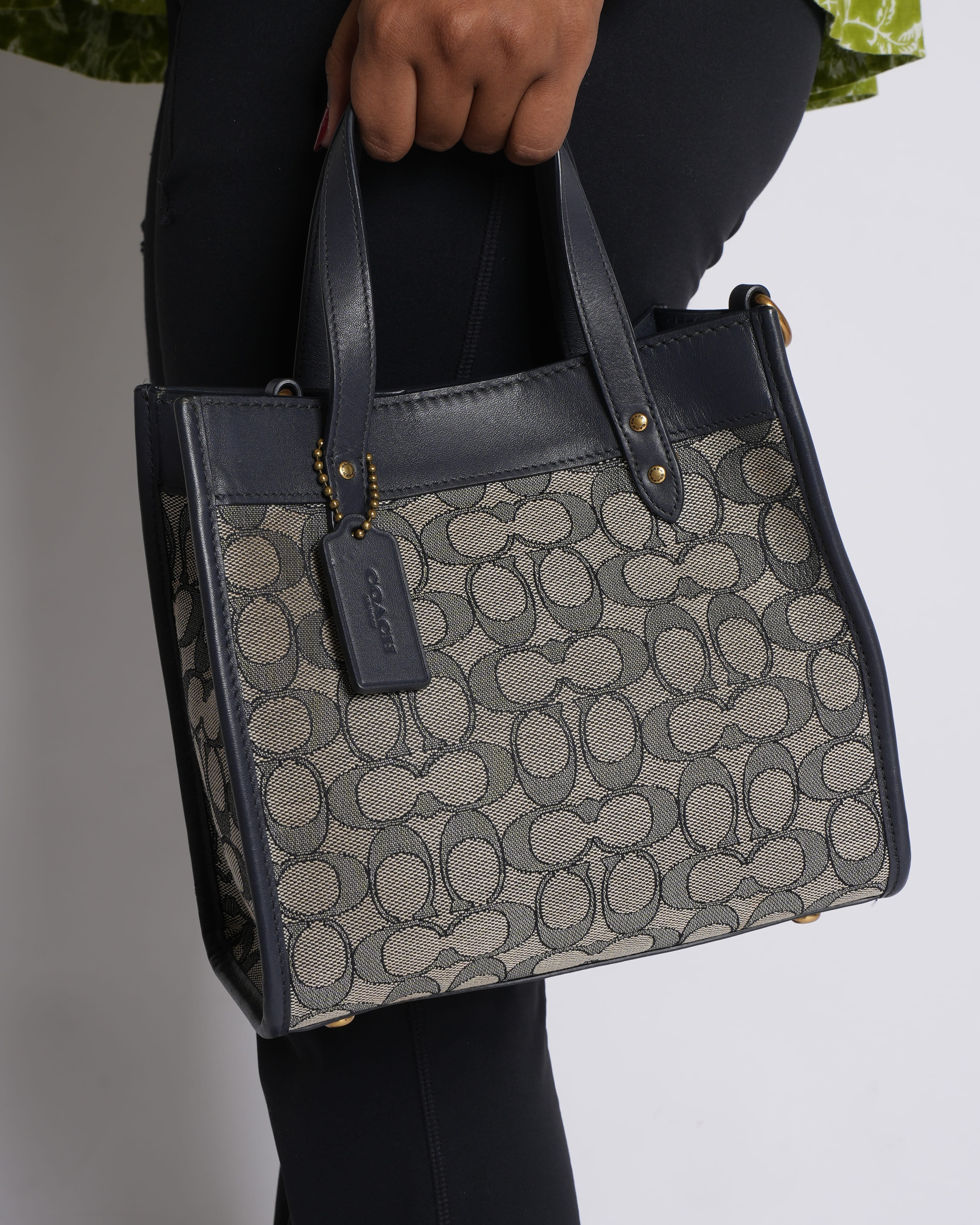 Coach Field Tote 22 in Black