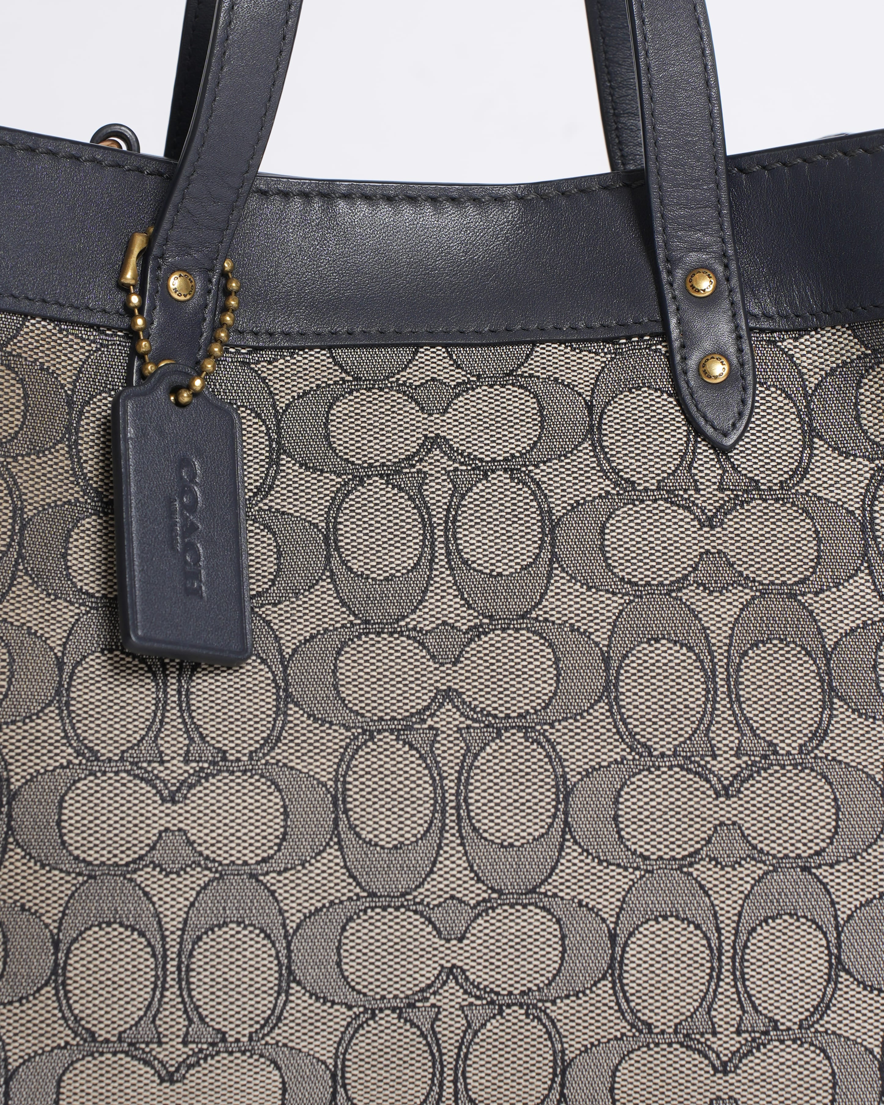 Coach Field Tote 22 in Black