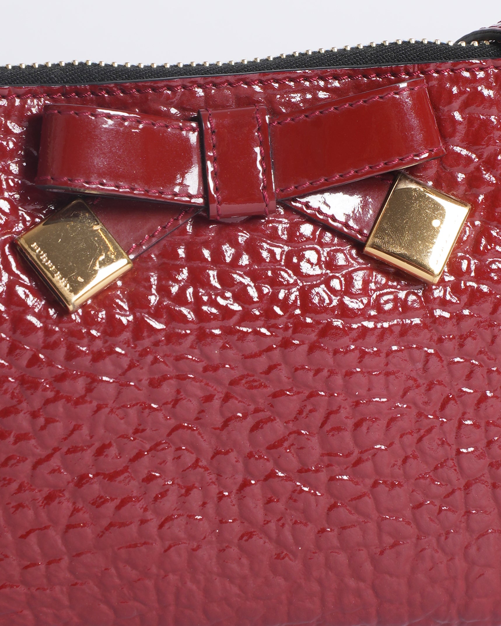 Burberry Pebbled Crossbody Wallet on Chain