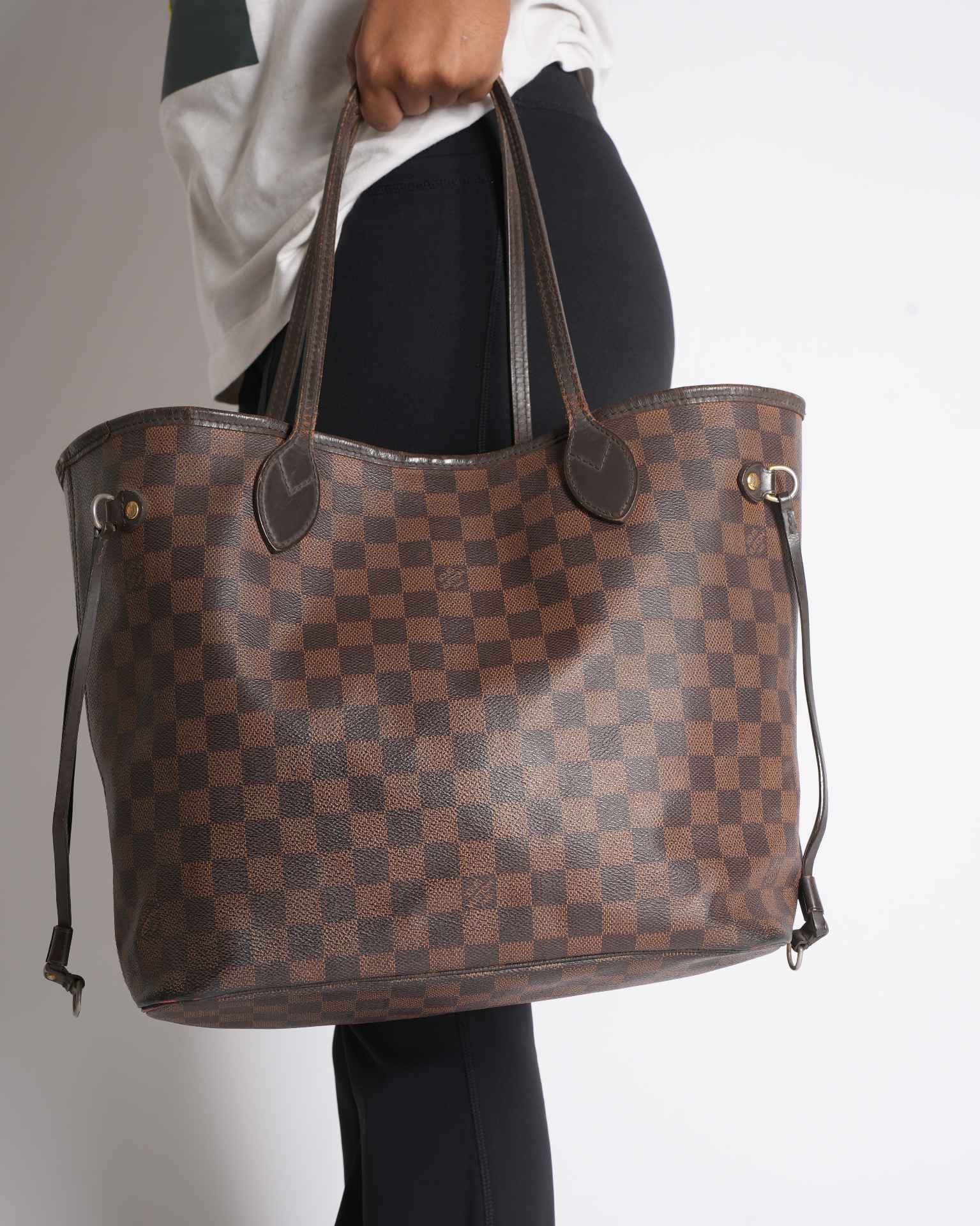 Louis Vuitton Neverfull Tote Bag