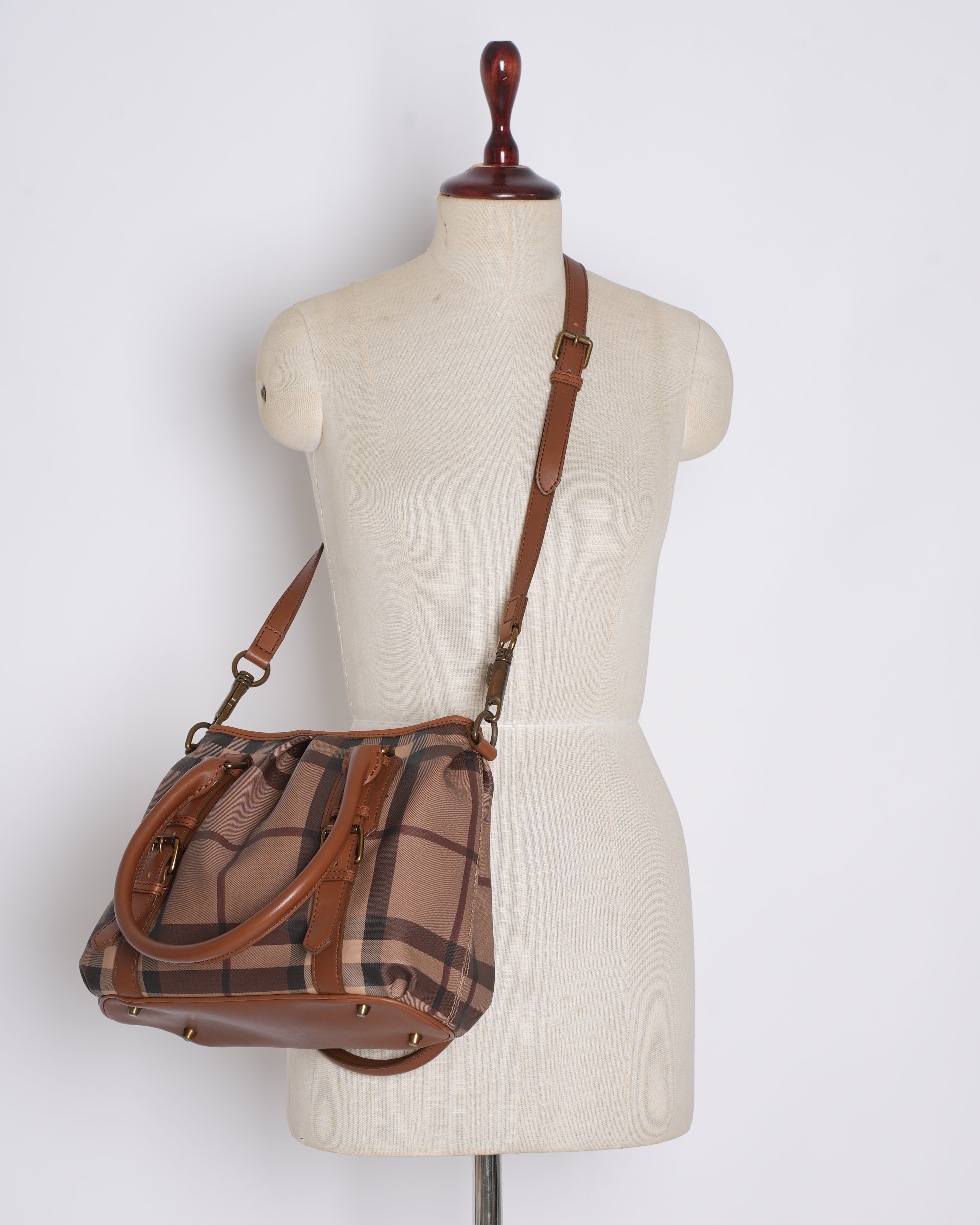 Burberry New Nova Check Brown Leather Northfield Shoulder Bag