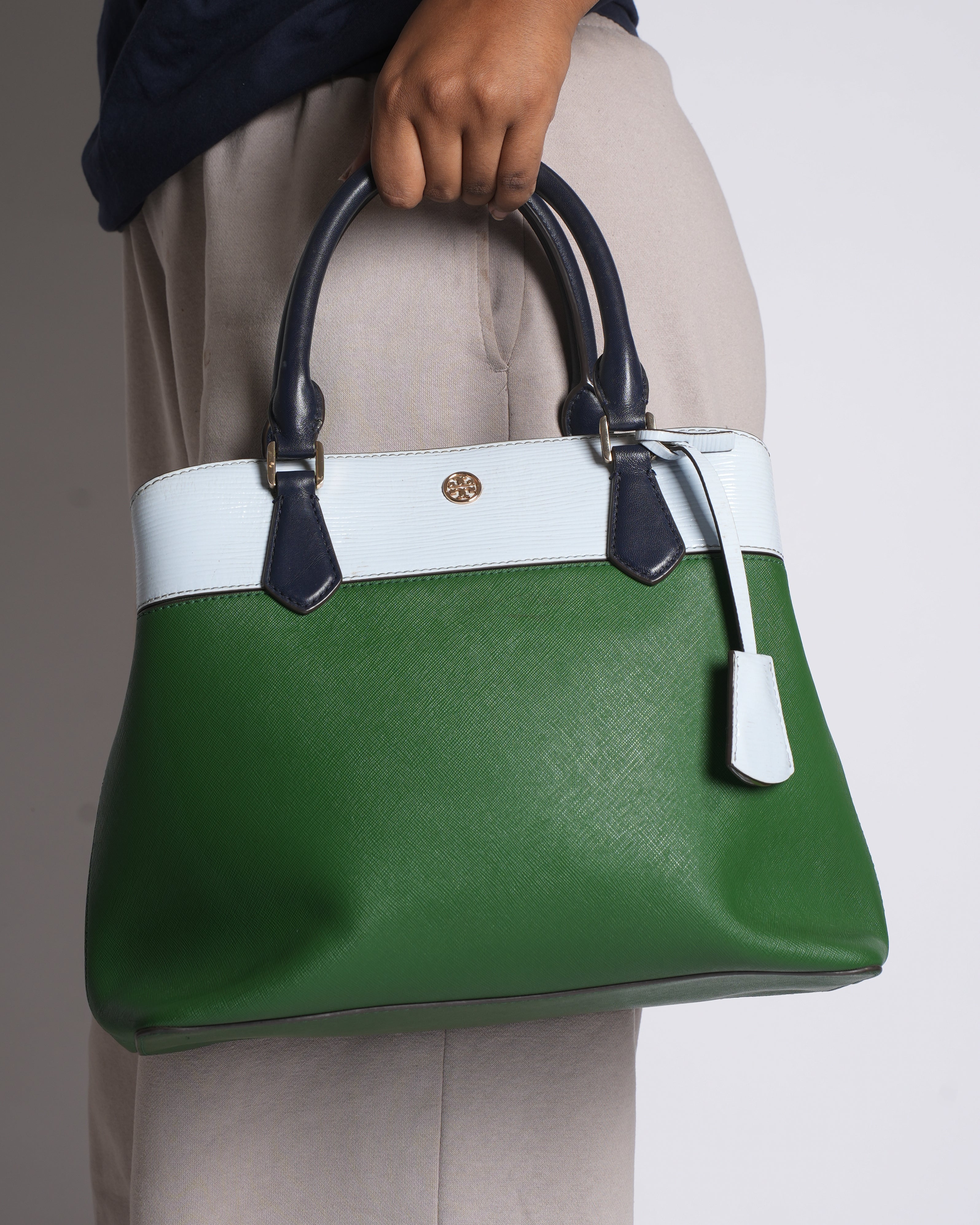 Tory burch robinson triple tote in green & white colorblock