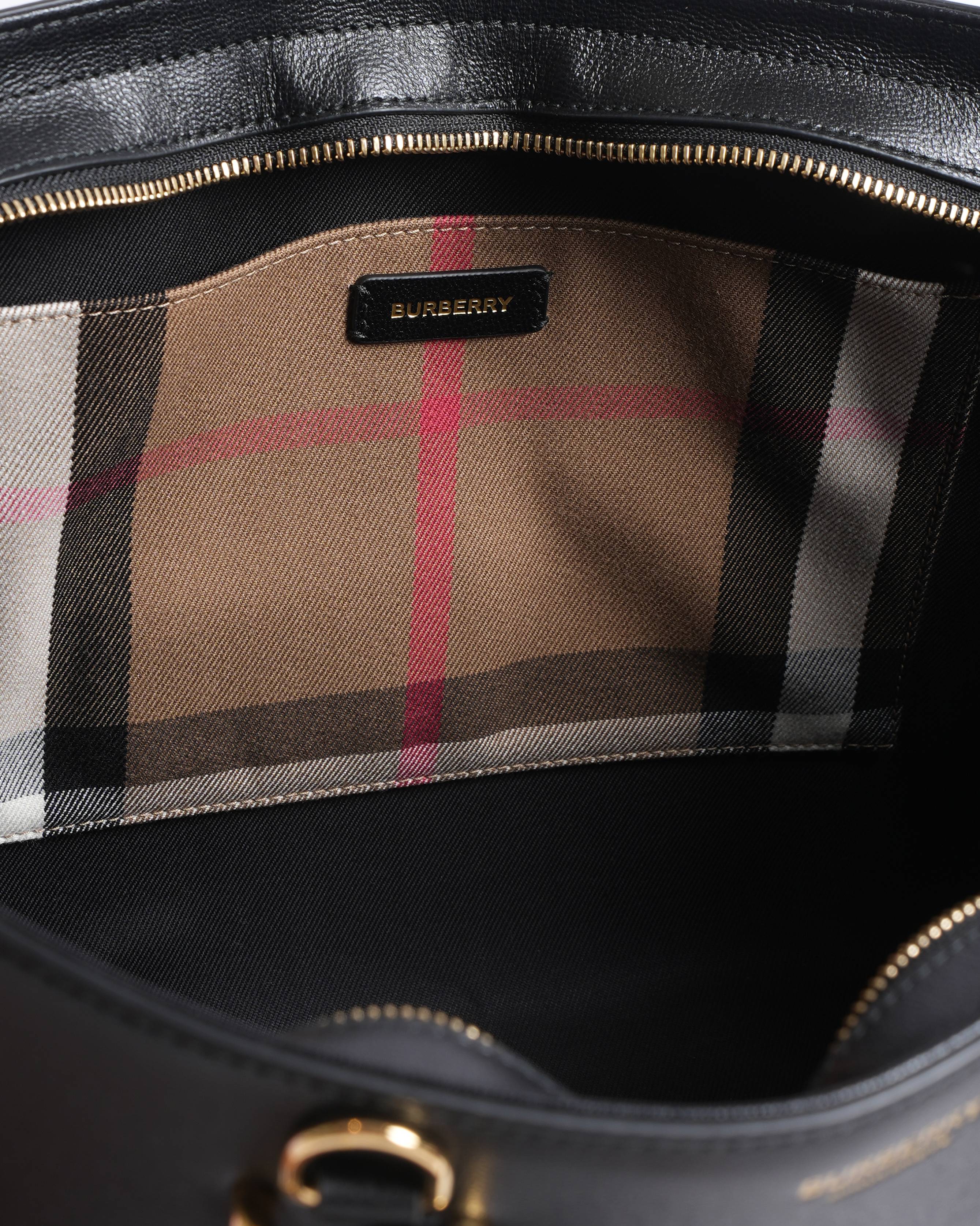 New Burberry
banner medium HandBag