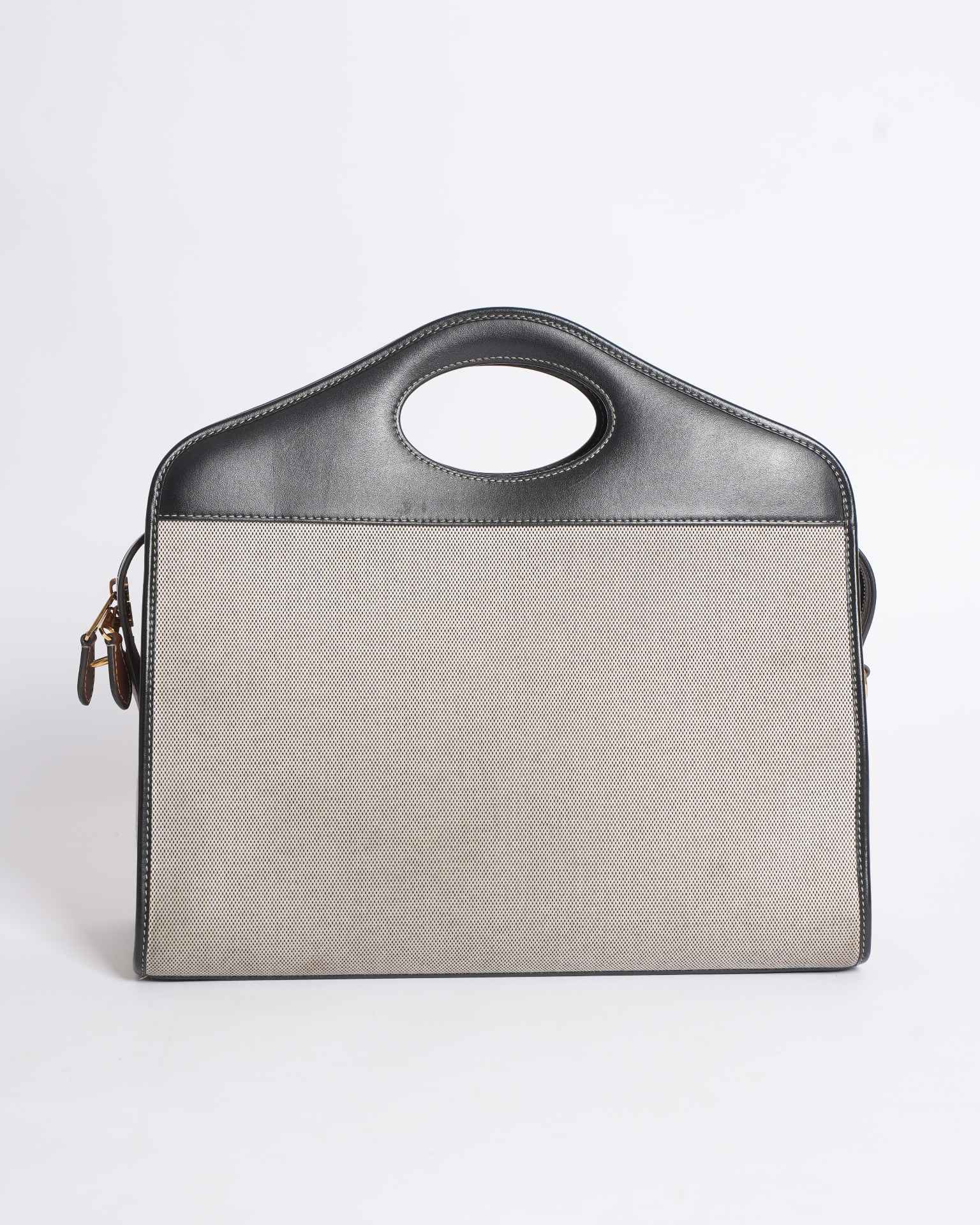 New Burberry Messenger Large Pocket Handbag