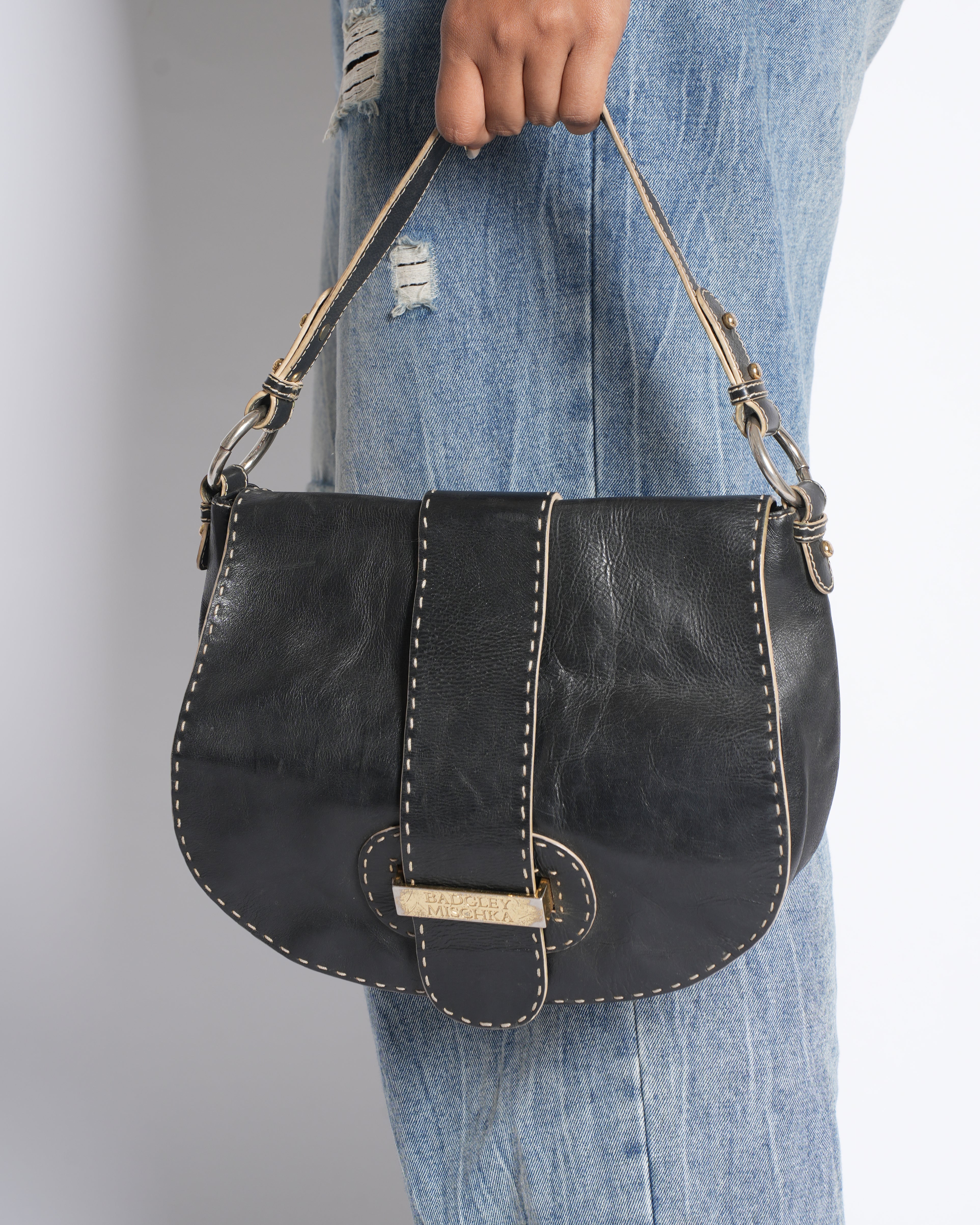 Badgley Mischka Flap Closure Shoulder Bag In Black