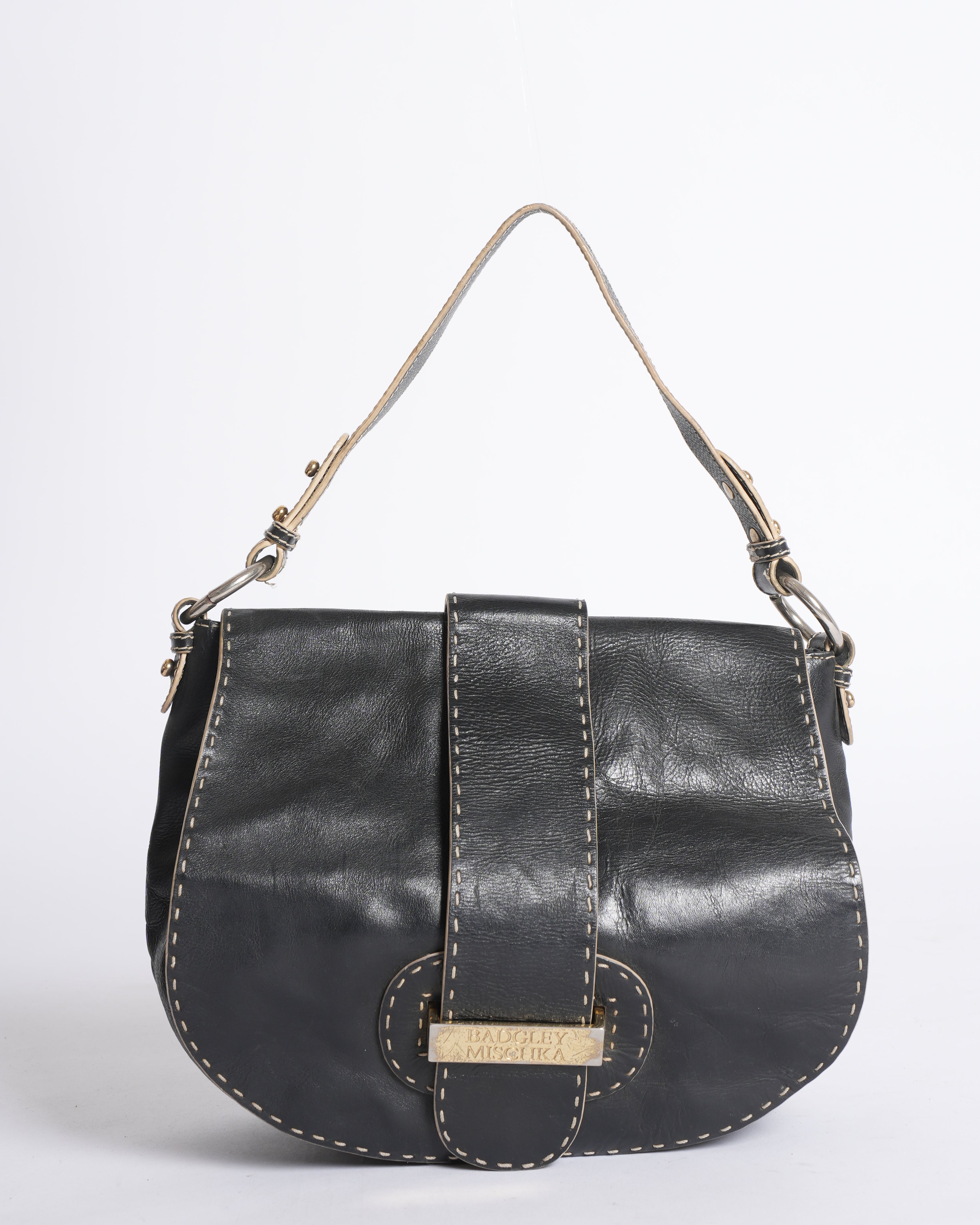 Badgley Mischka Flap Closure Shoulder Bag In Black