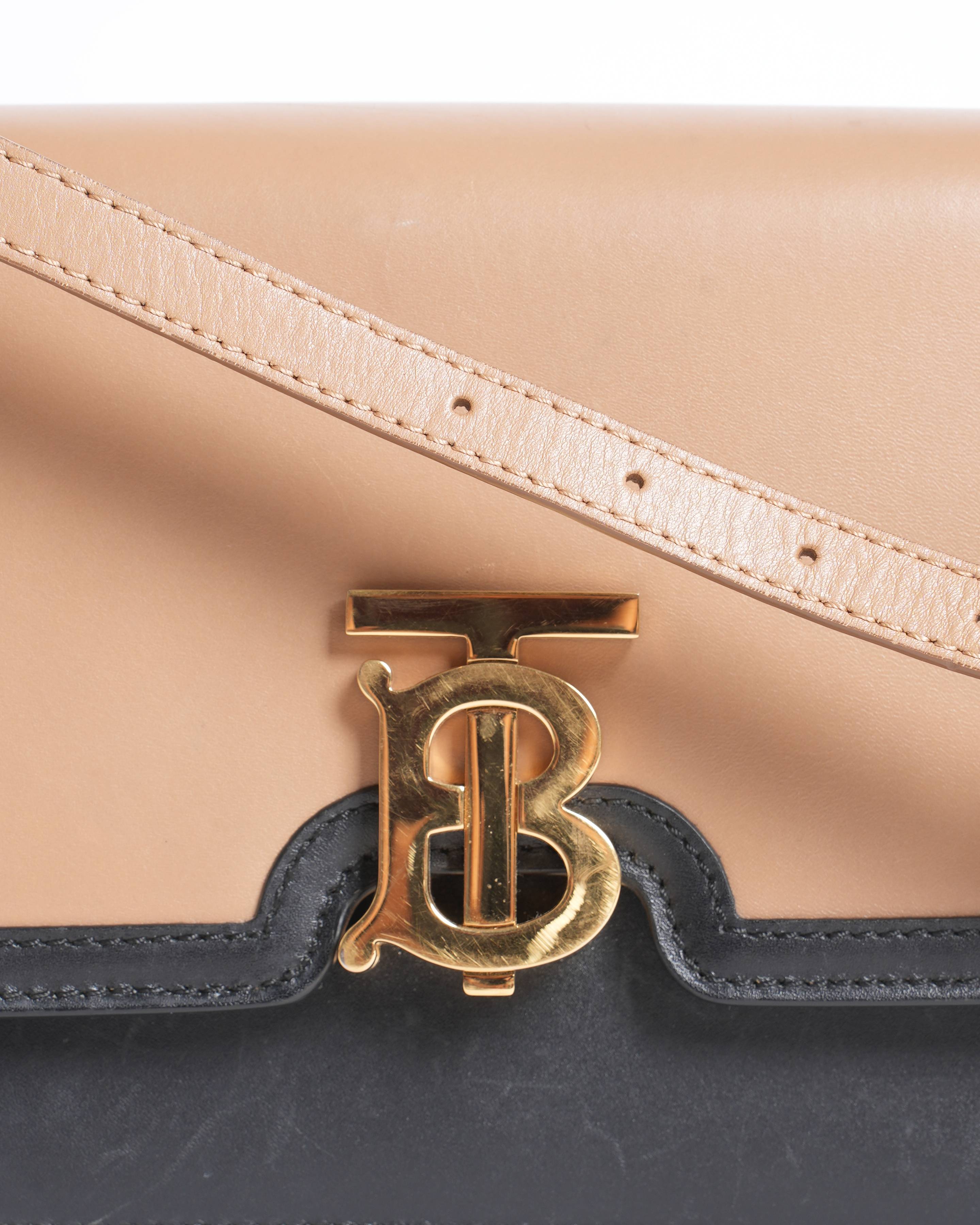 Burberry
TB Flap Crossbody Bag Leather Small Black, Neutral