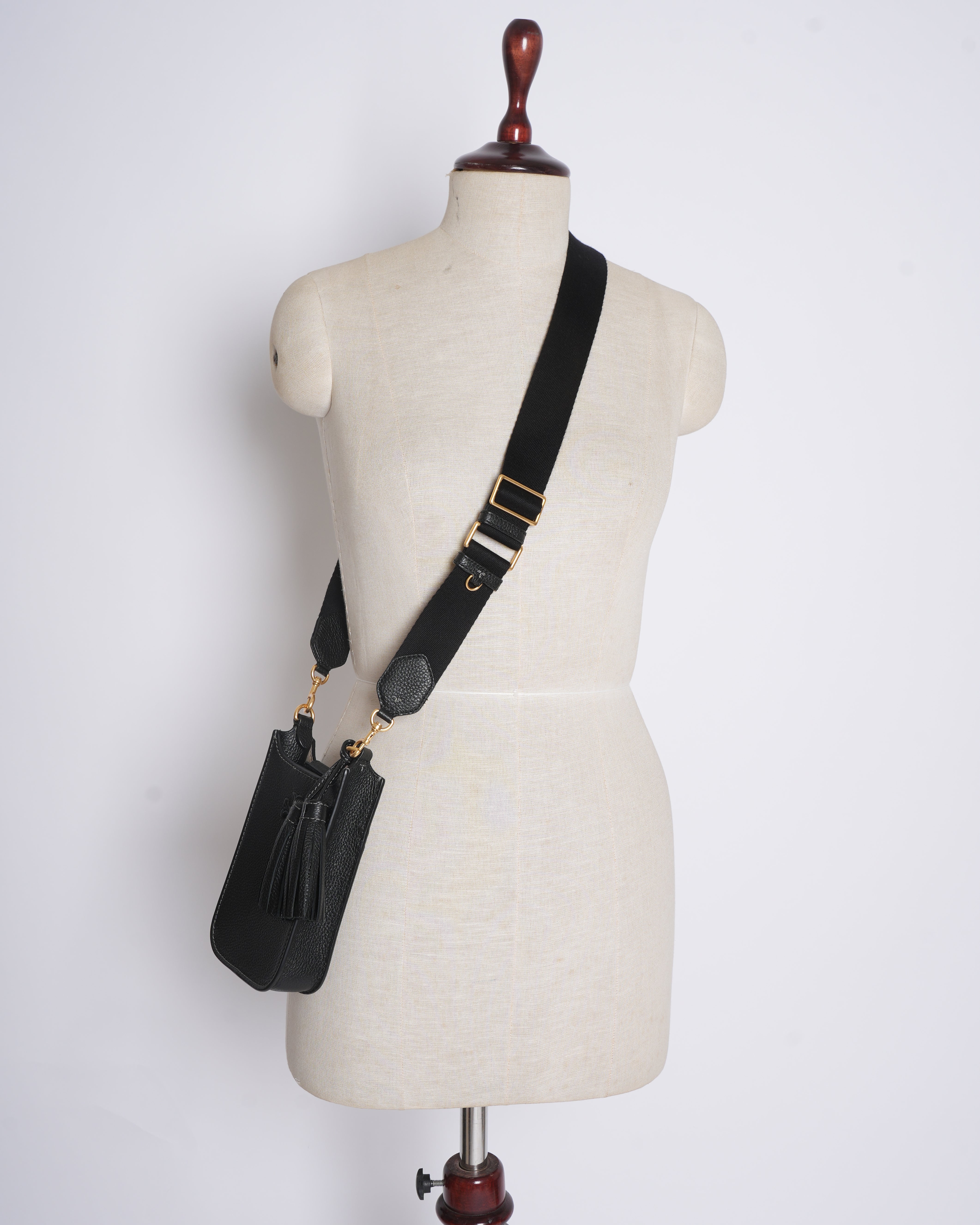 Tory burch thea black cellphone crossbody