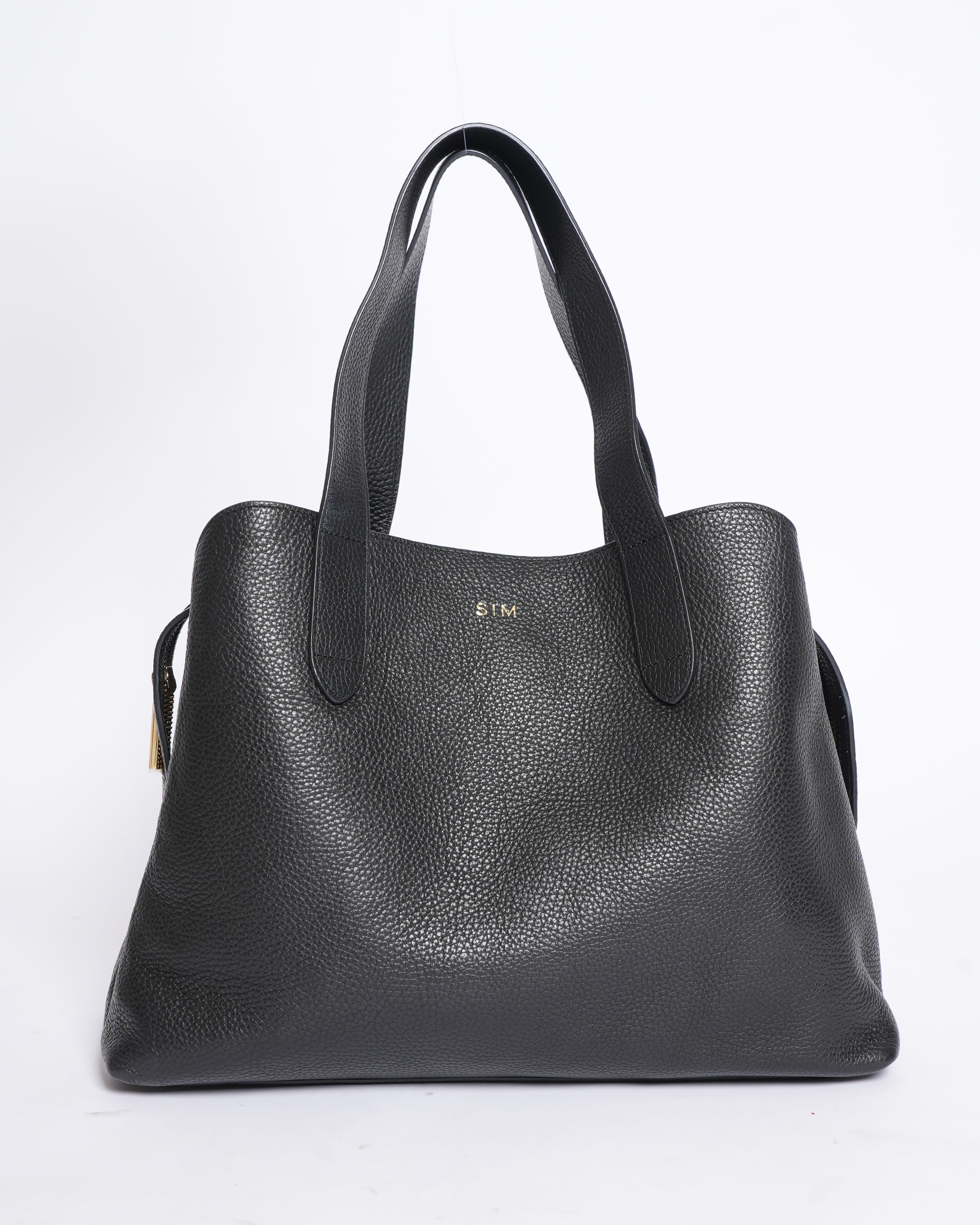 Cuyana pebelled system tote in black