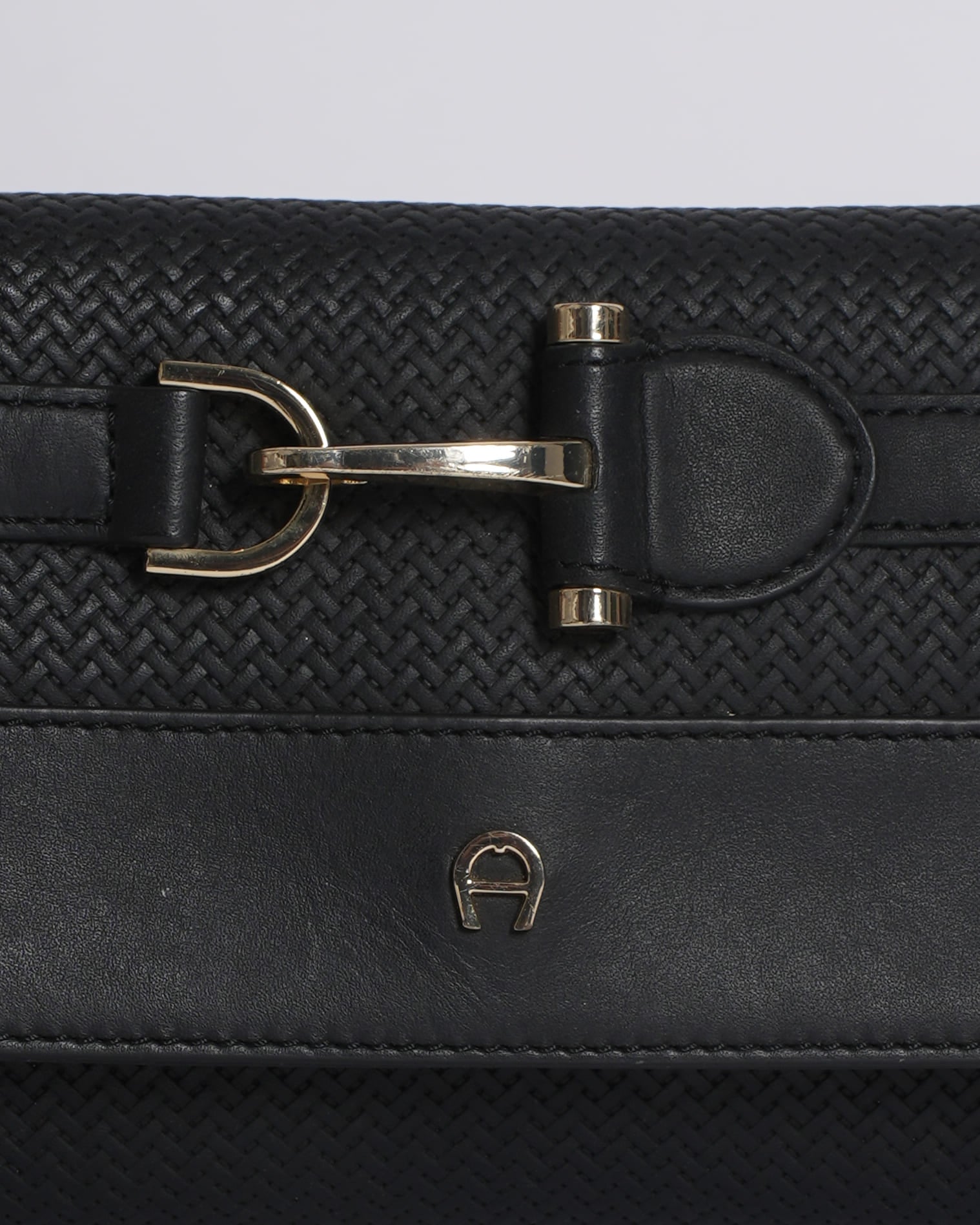 Aigner Wallet Bag in Black