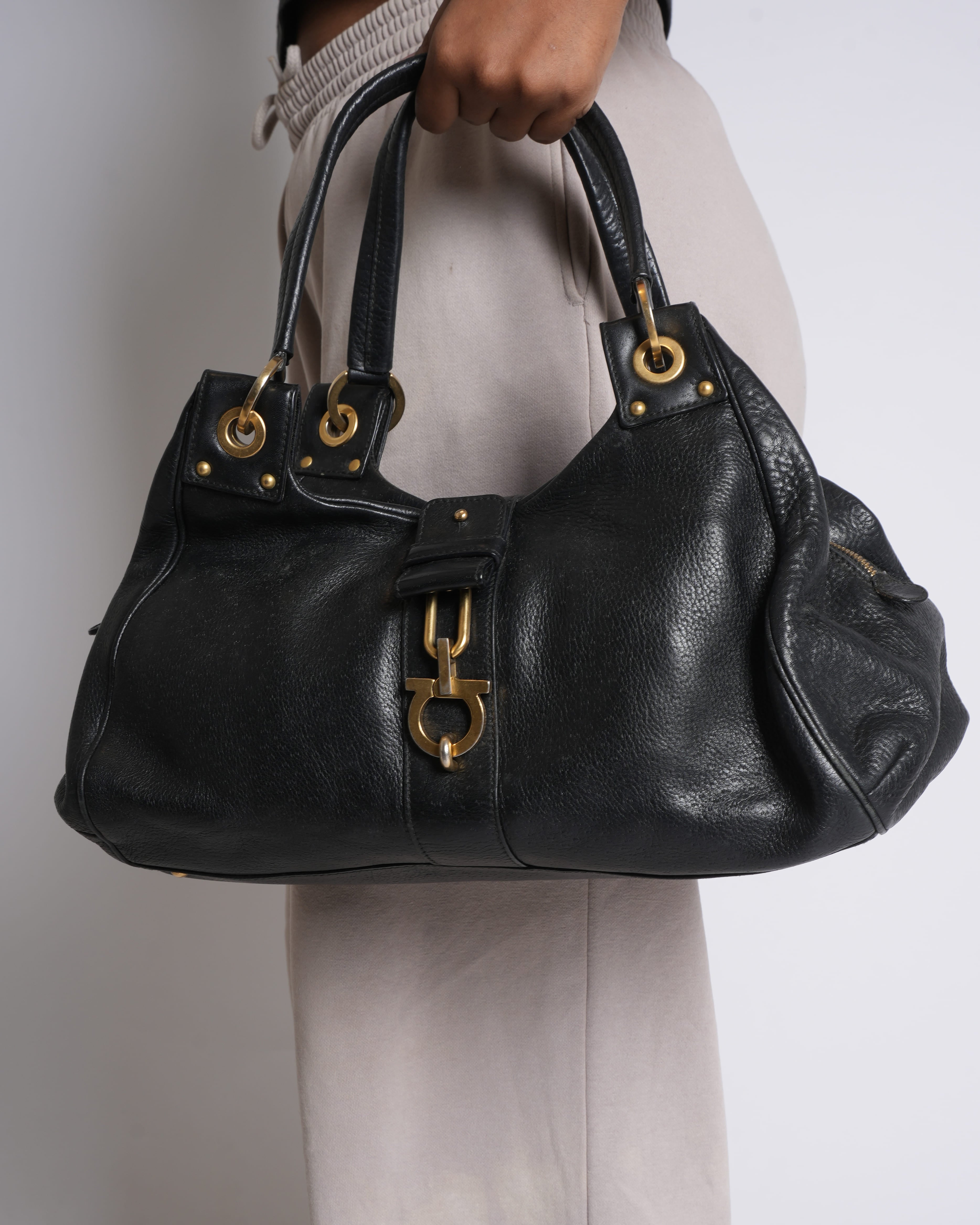Salvatore Ferragamo Shoulder Bag in Black