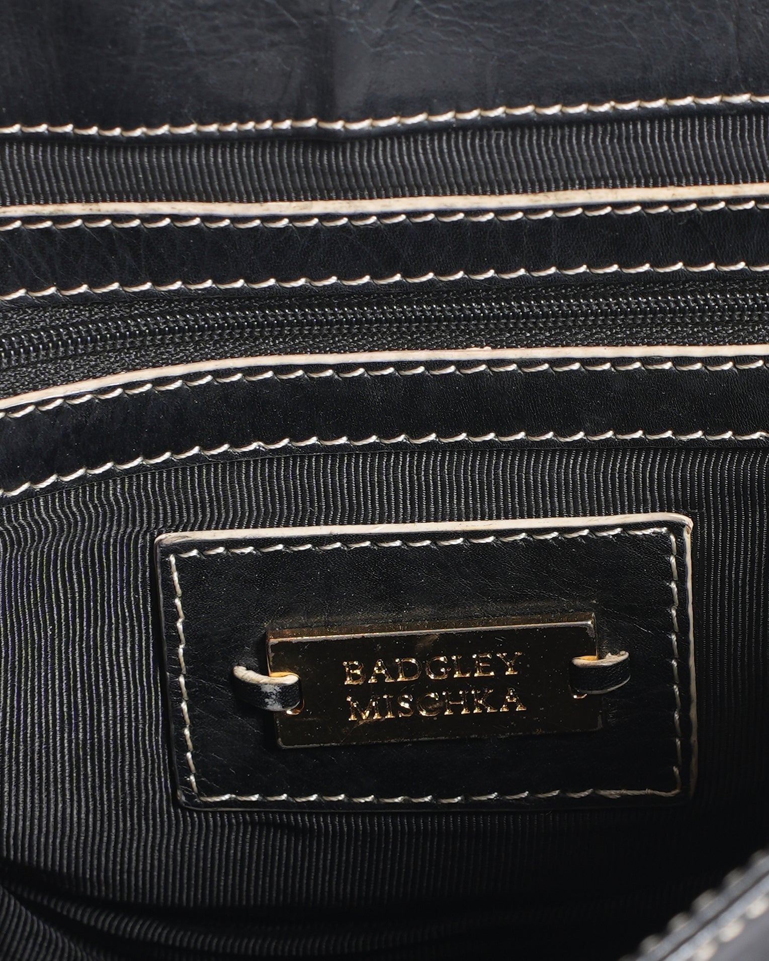 Badgley Mischka Flap Closure Shoulder Bag In Black