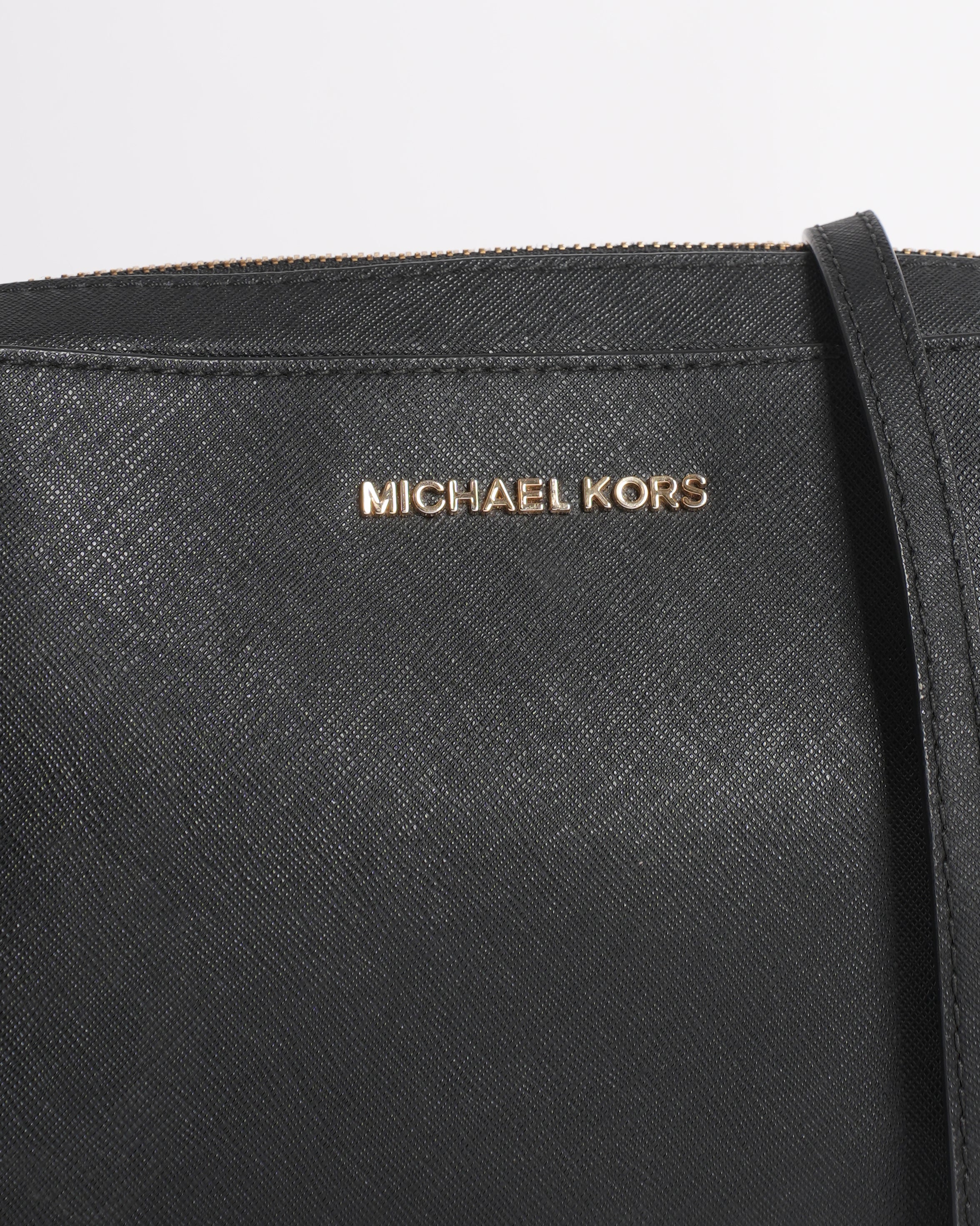 Michael Kors Solid Jet Set Crossbody in Black