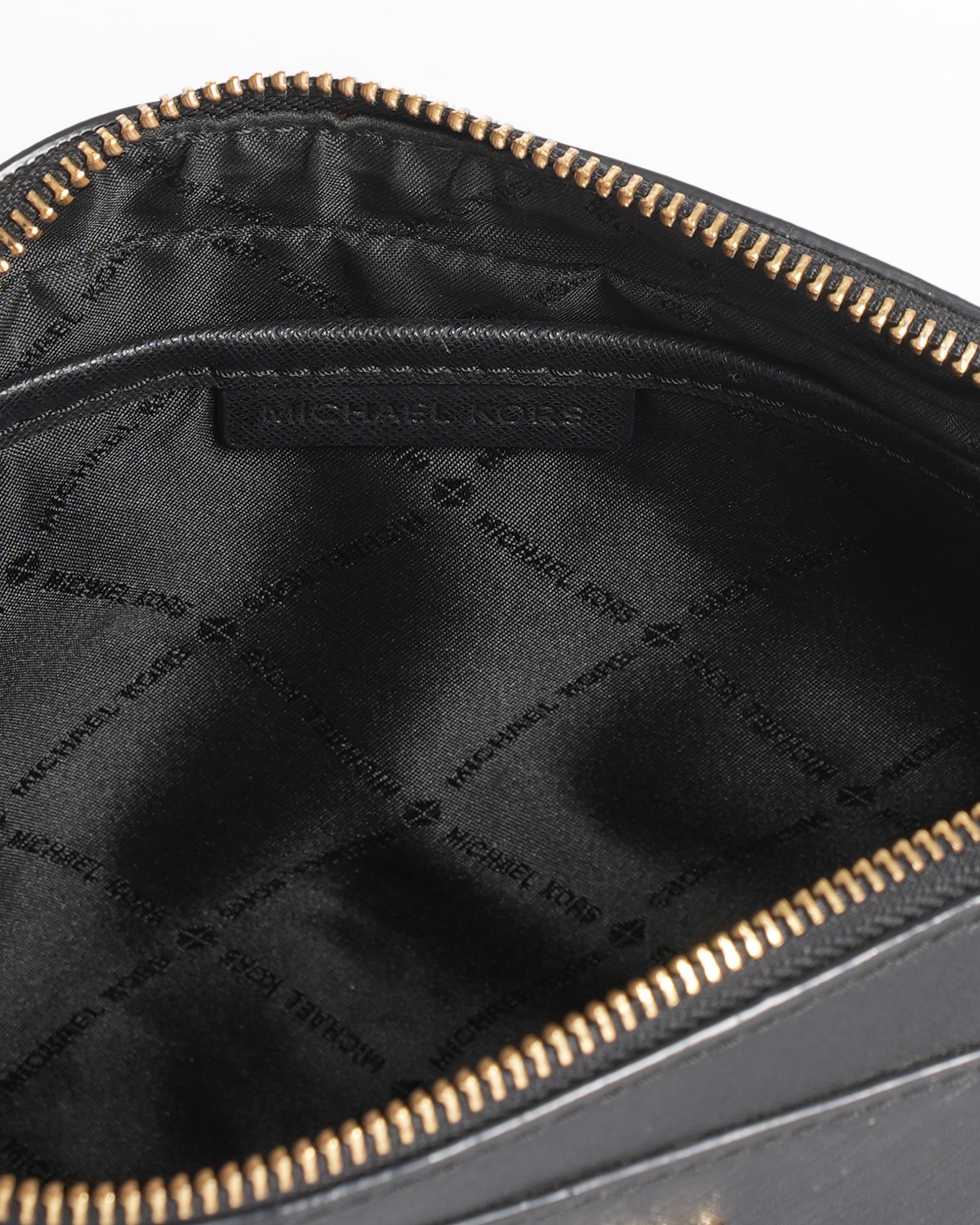 Michael Kors Solid Jet Set Crossbody in Black