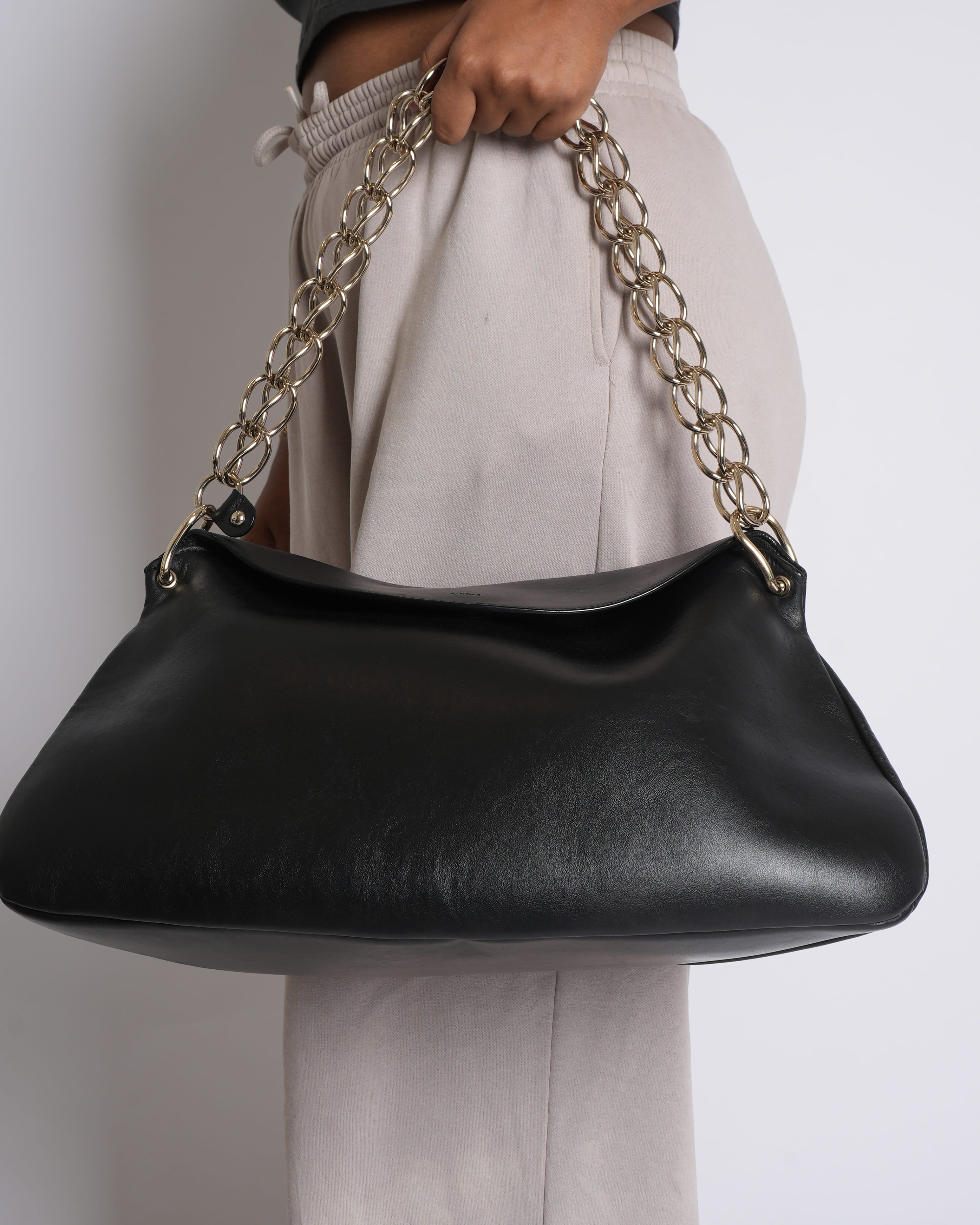Chloe Juana Shoulder Bag In Black
