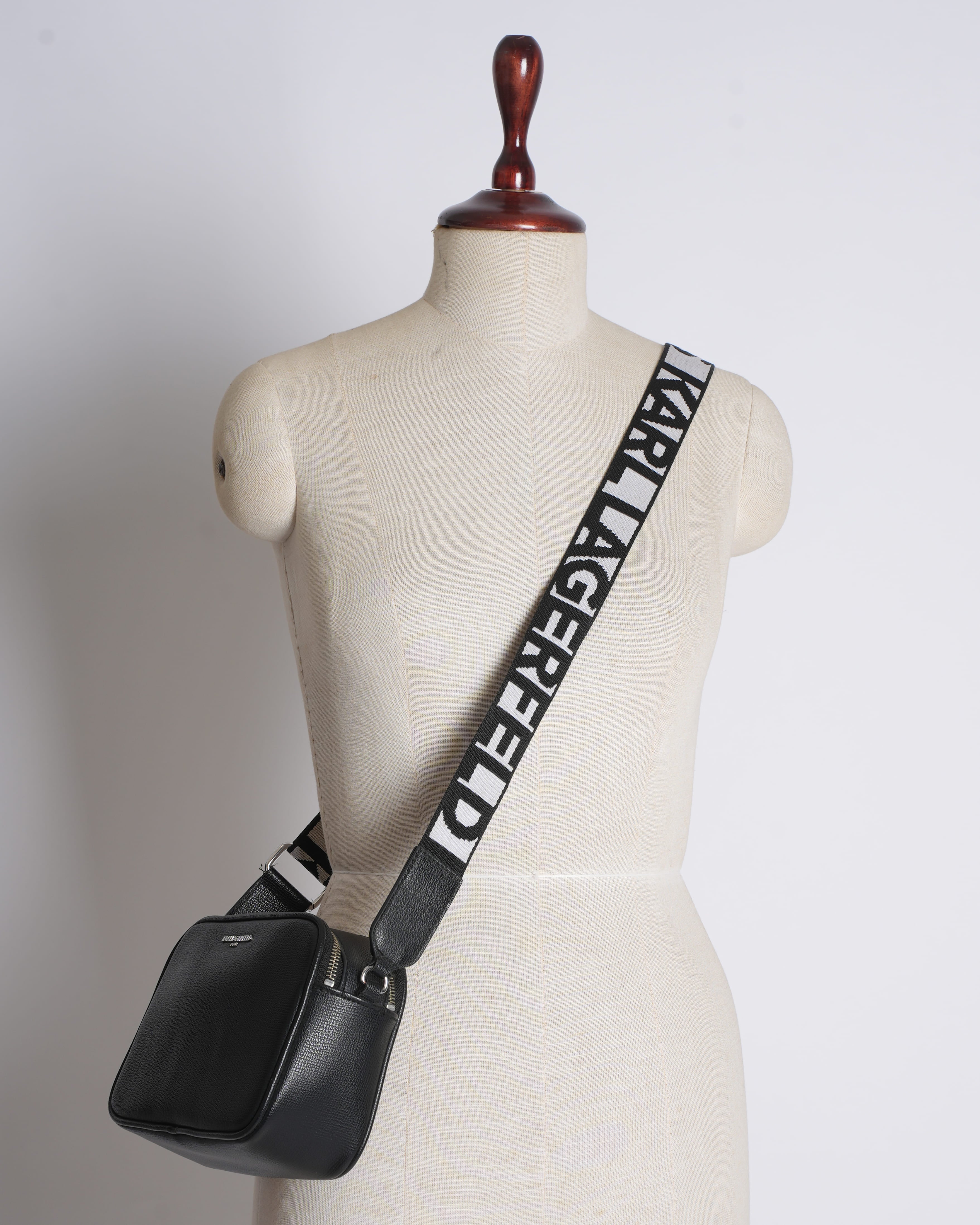Karl Lagerfeld Camera Bag in Black