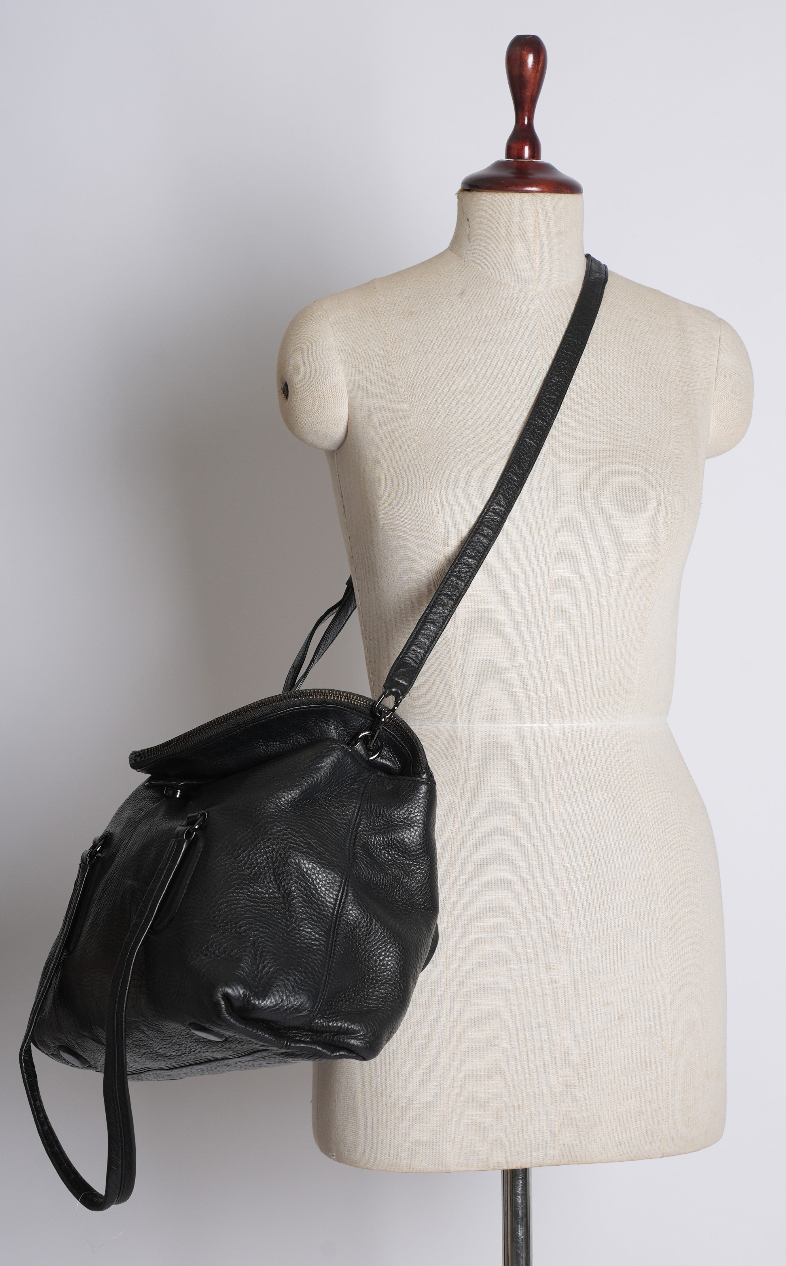 Marc Jacobs Classic Q Leather Crossbody Bag