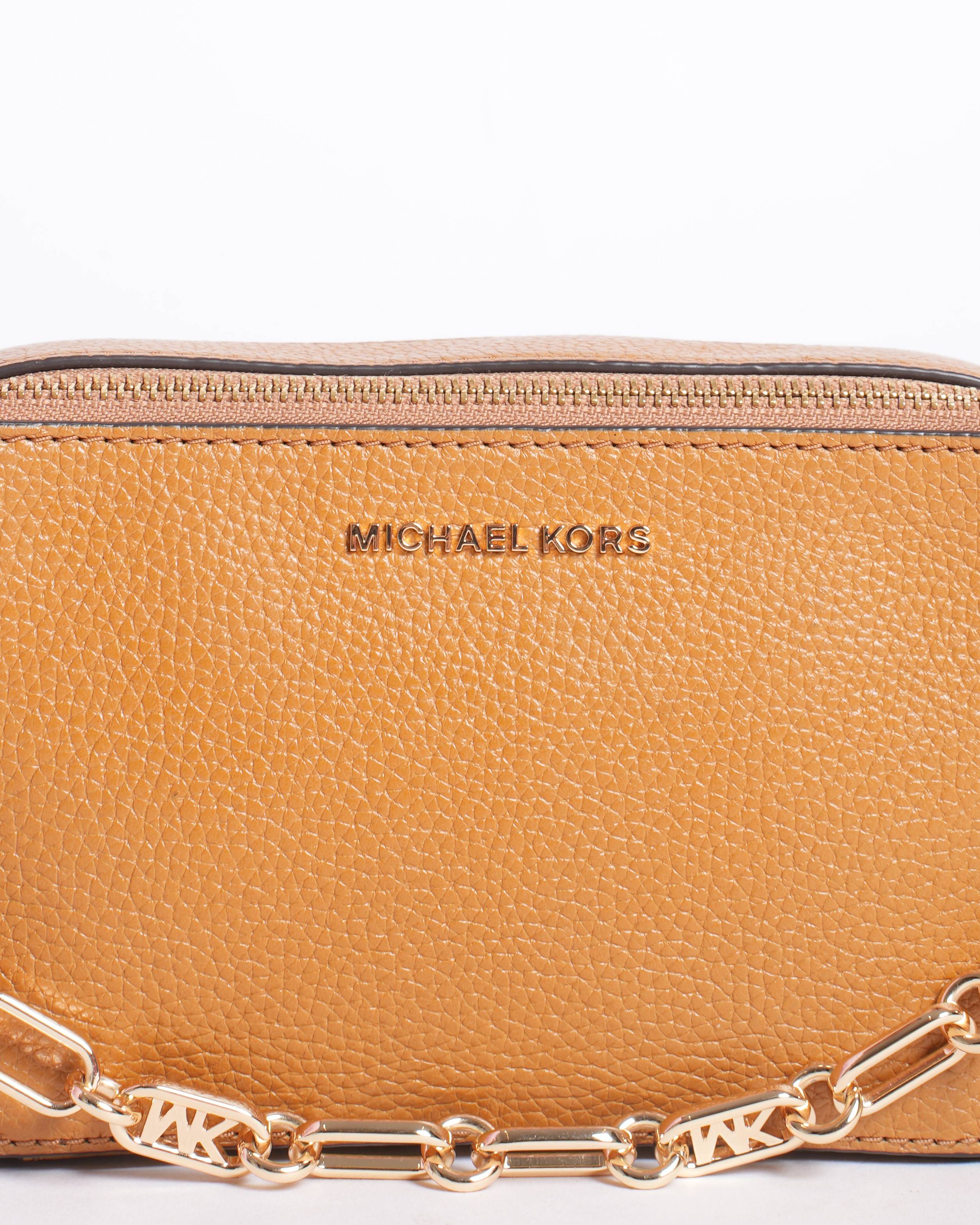Michael Kors
Jet Set Small Pebbled Leather Shoulder bag