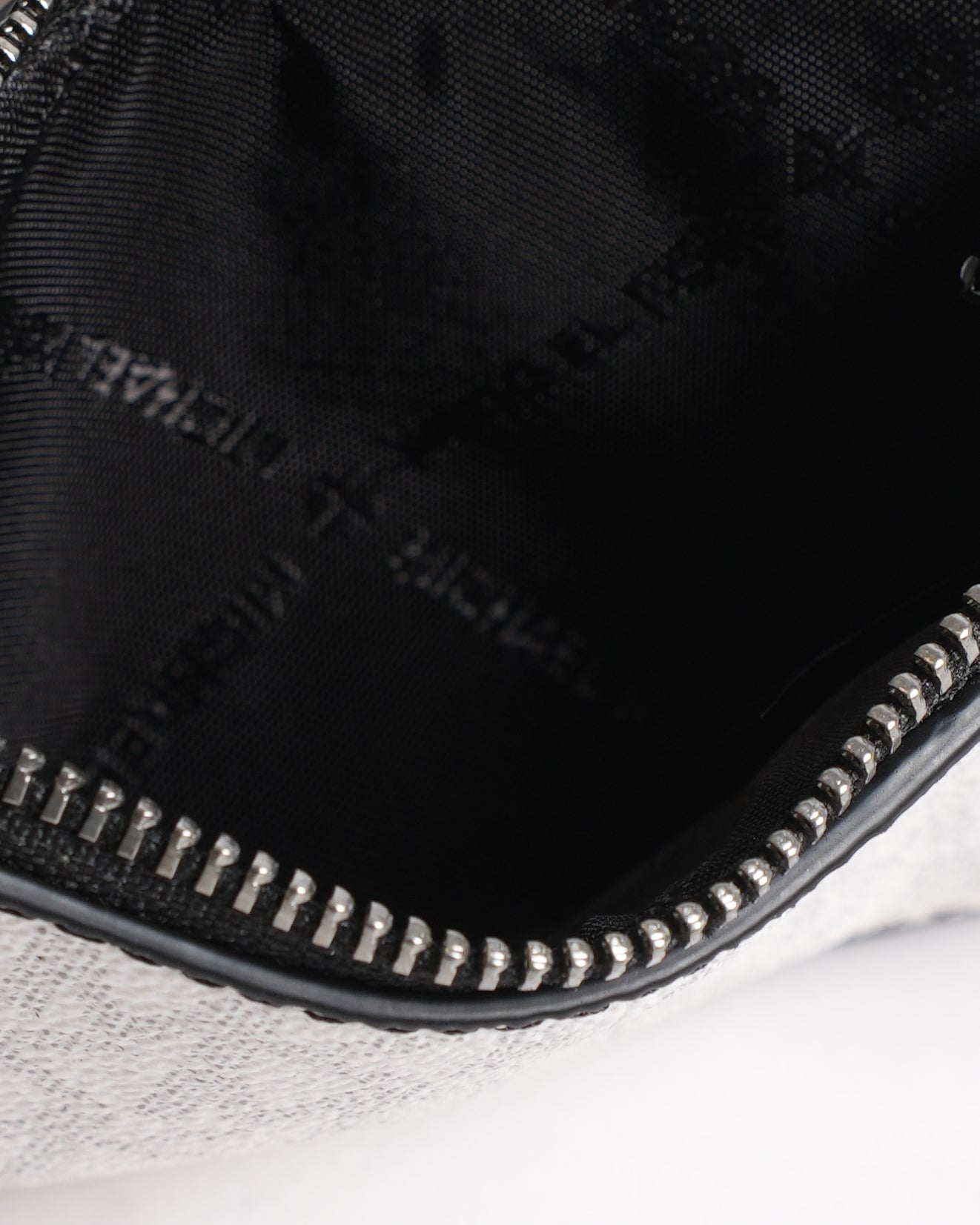 Michael Kors Card Holder in White and Black