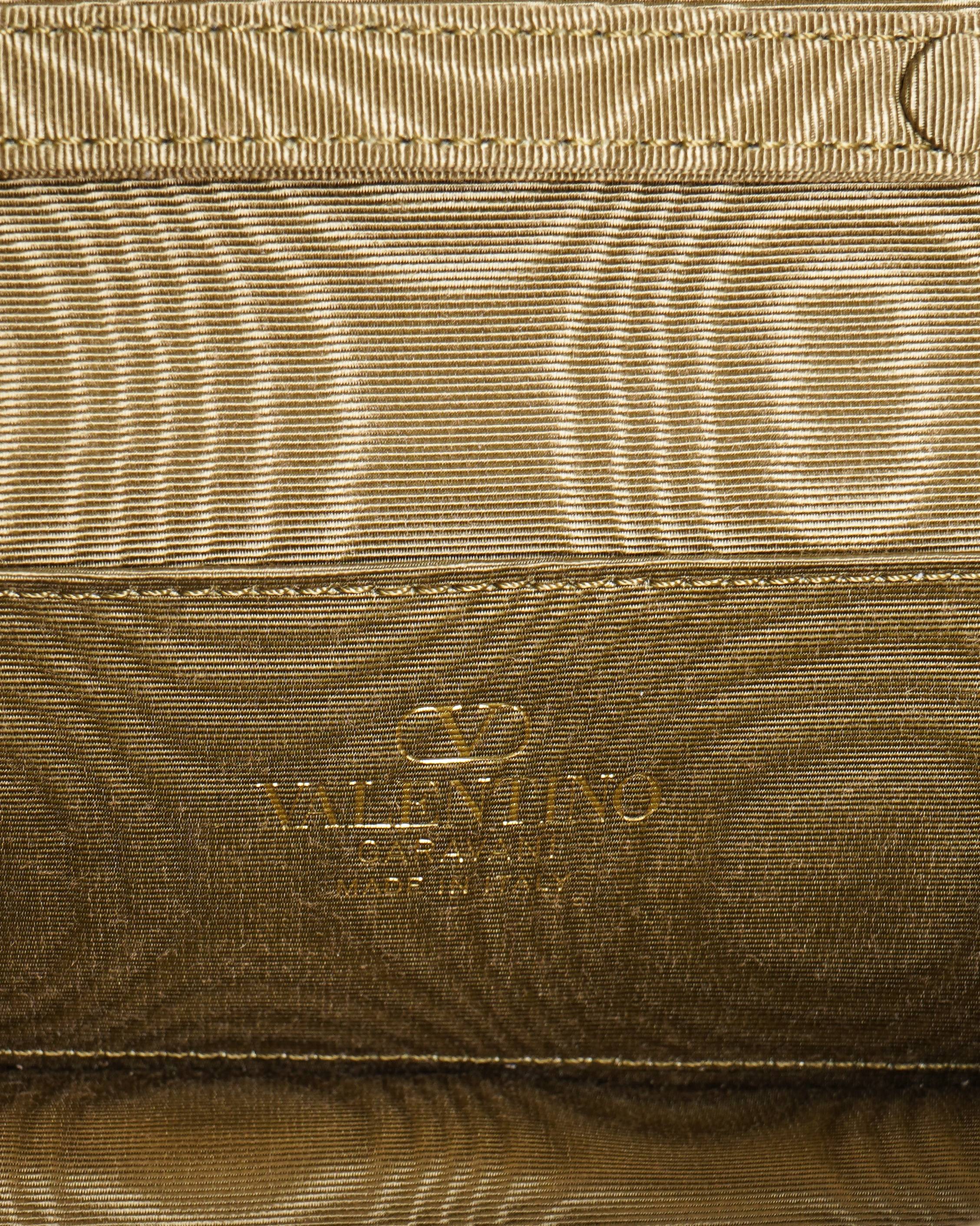 Valentino Garavani
Locò Crossbody Bag