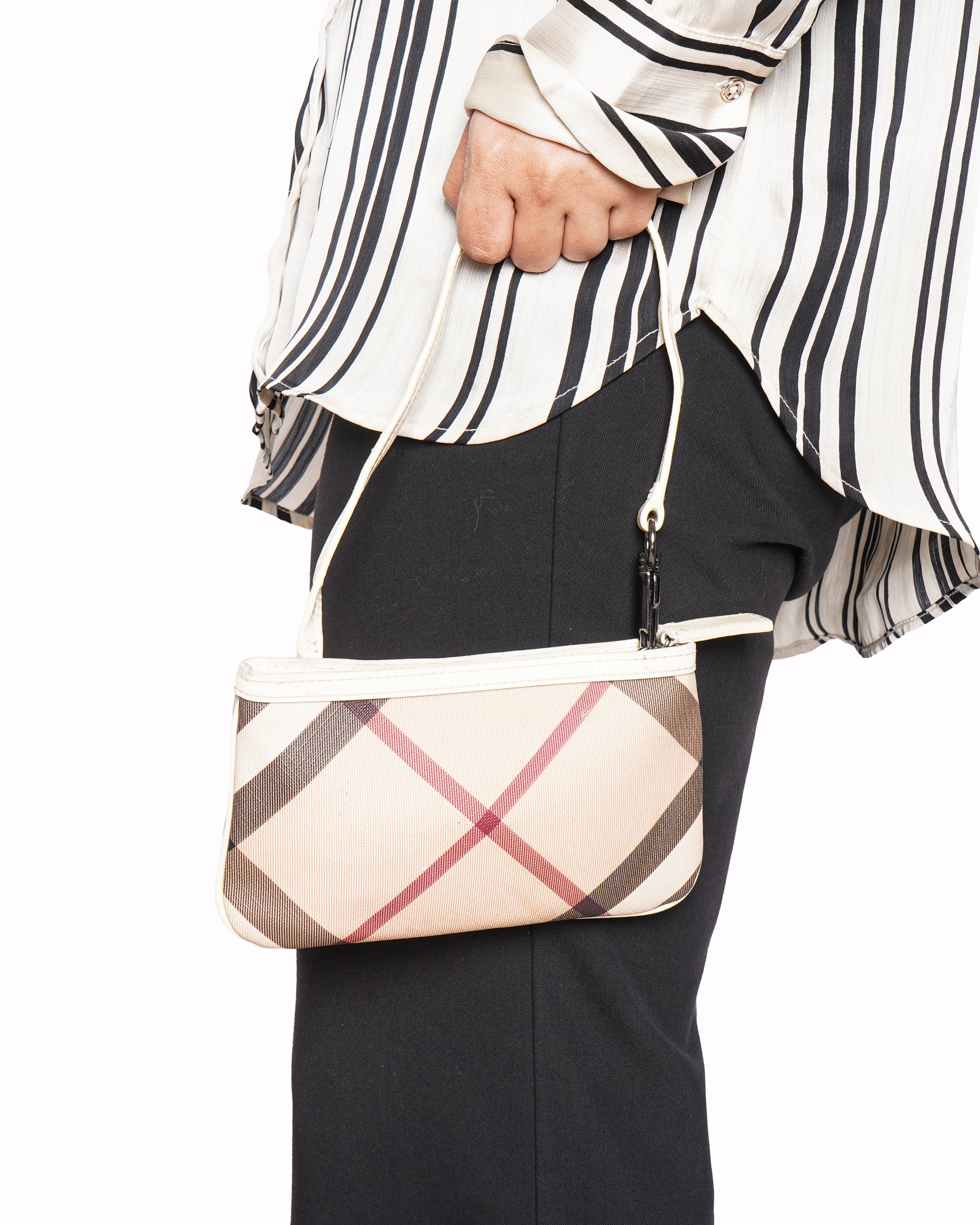 Burberry
Bolso Clutch Burberry Nova Check Blanco With Shoulder Strap