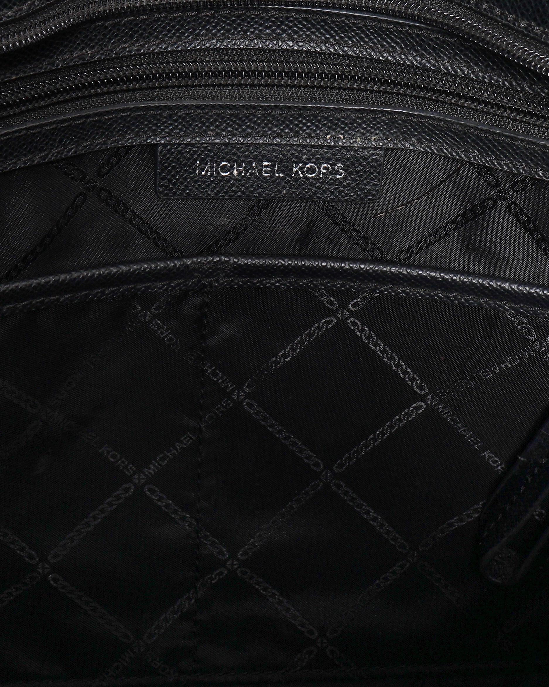 Michael Kors Voyager Tote In Black