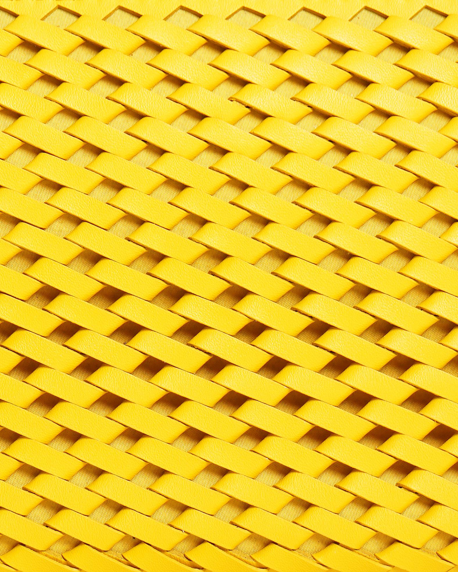 New Michael Kors
Jet Set Medium Hand-Woven Shoulder Bag