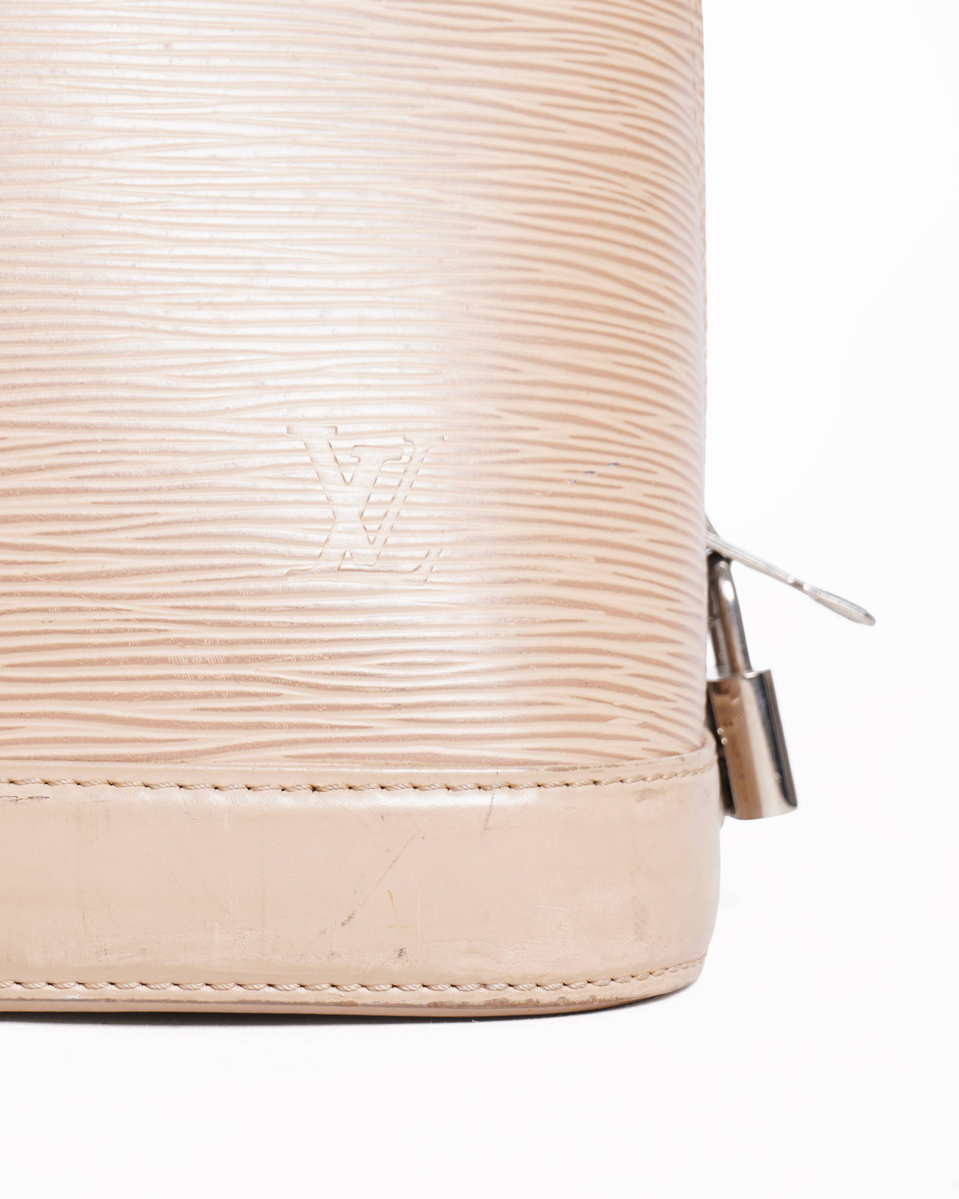 Louis vuitton alma pm bag in beige epi leather