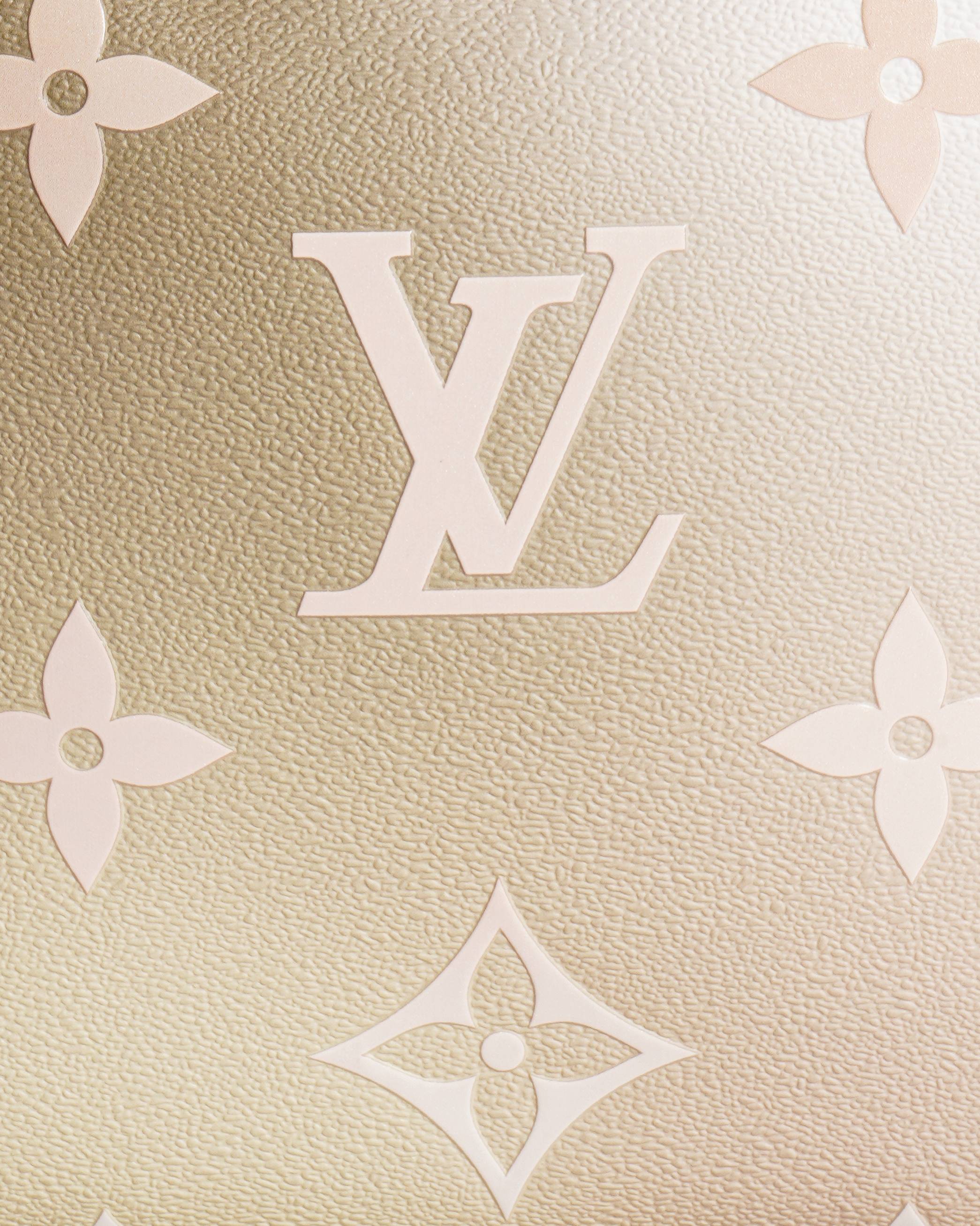 Louis Vuitton
Limited Edition Sunset Kaki Monogram Neverfull MM Bag