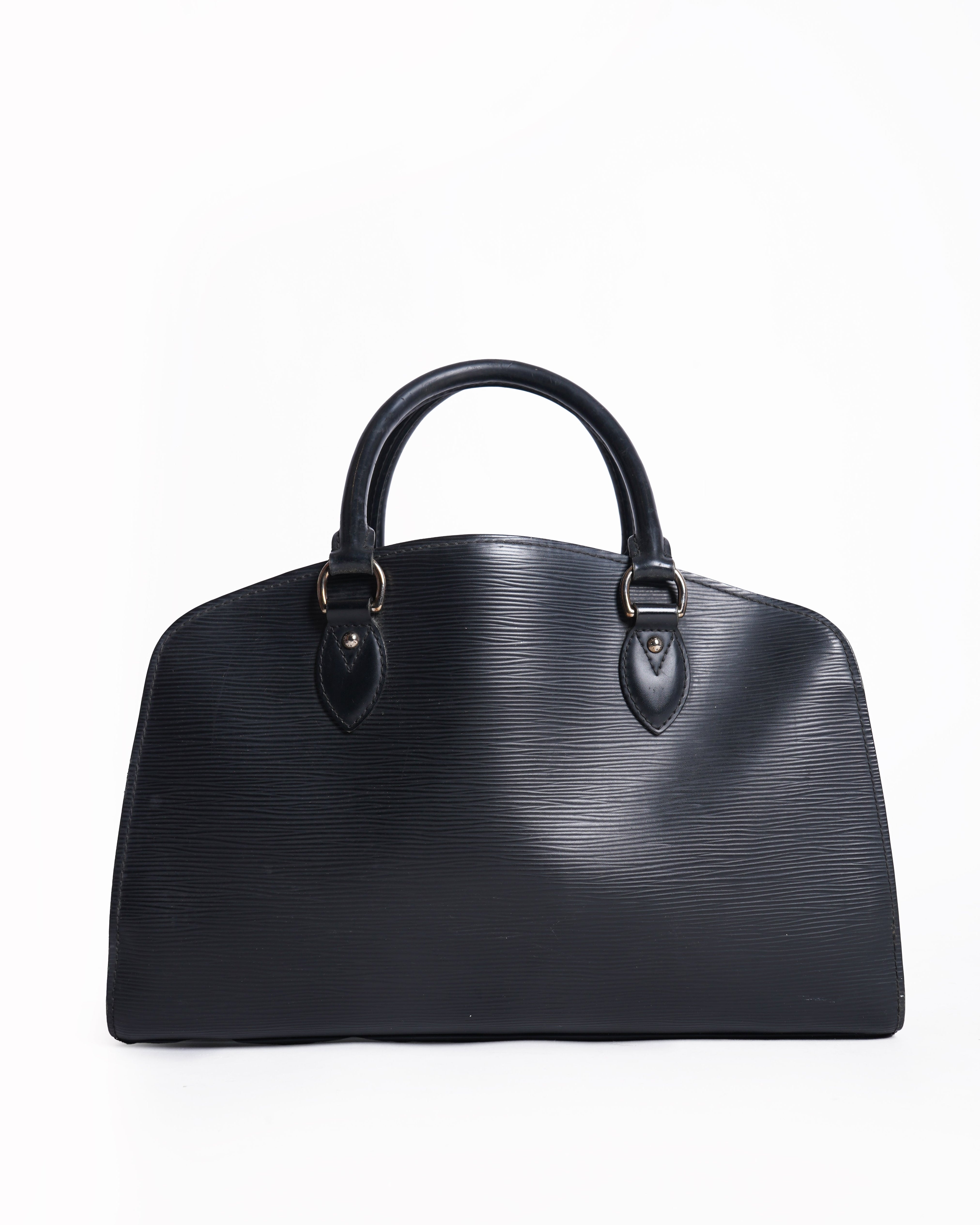 Louis Vuitton pont neuf pm black epi leather bag