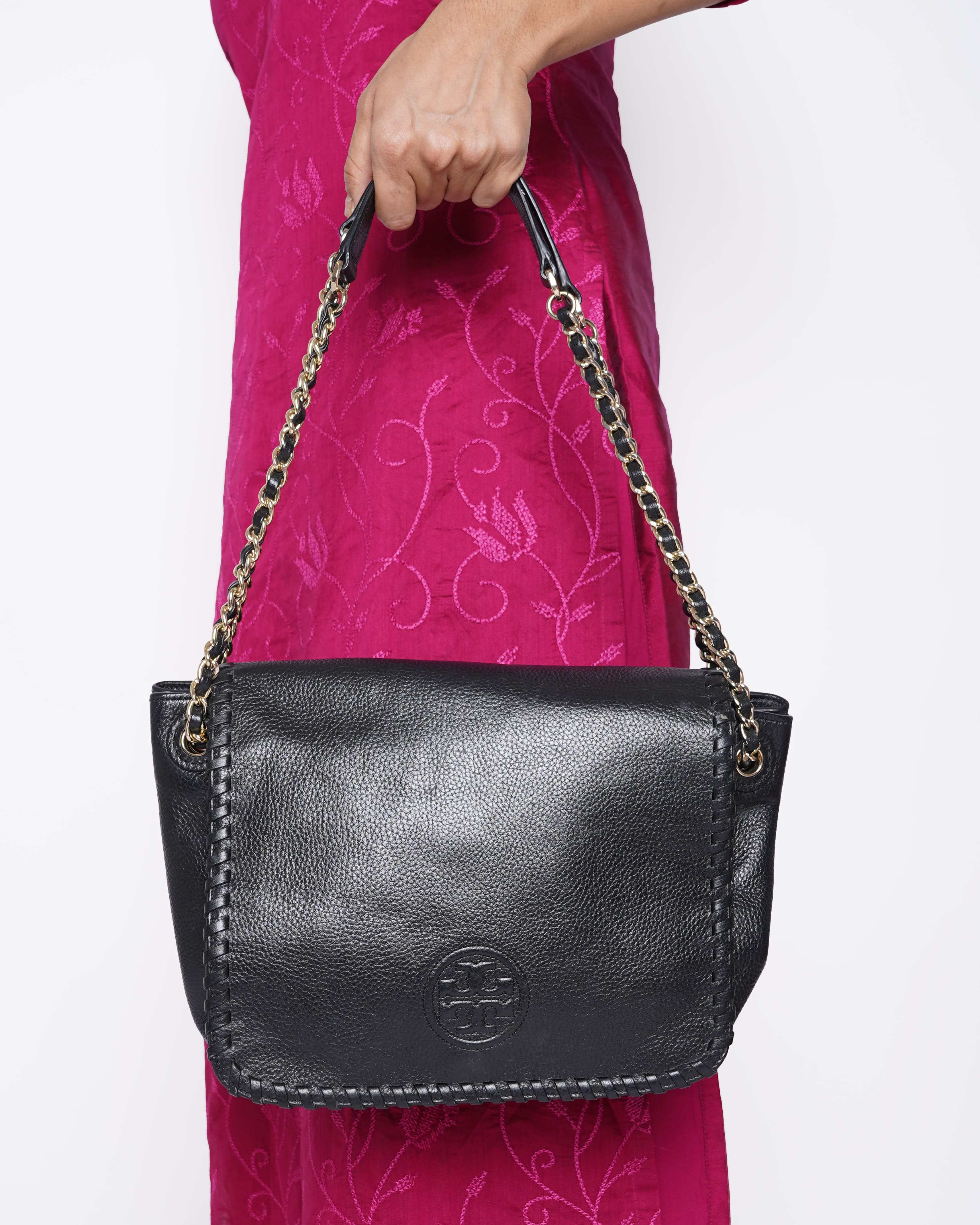 Tory Burch Logo Leather Shoulder Bag In Black
