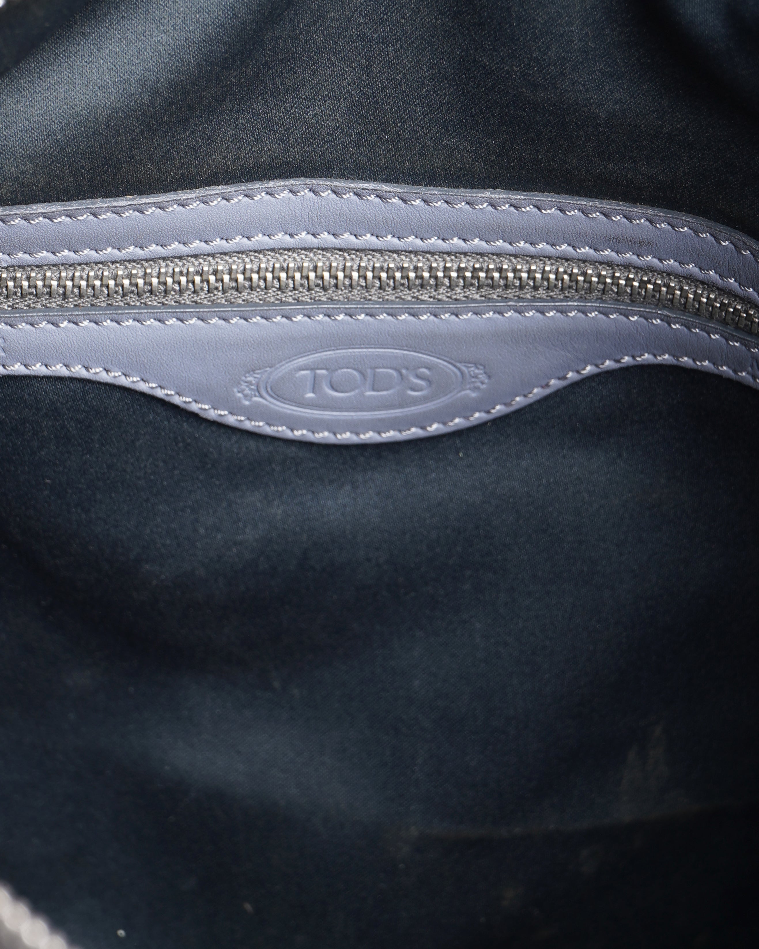 Tod's Grey Shoulder Bags
