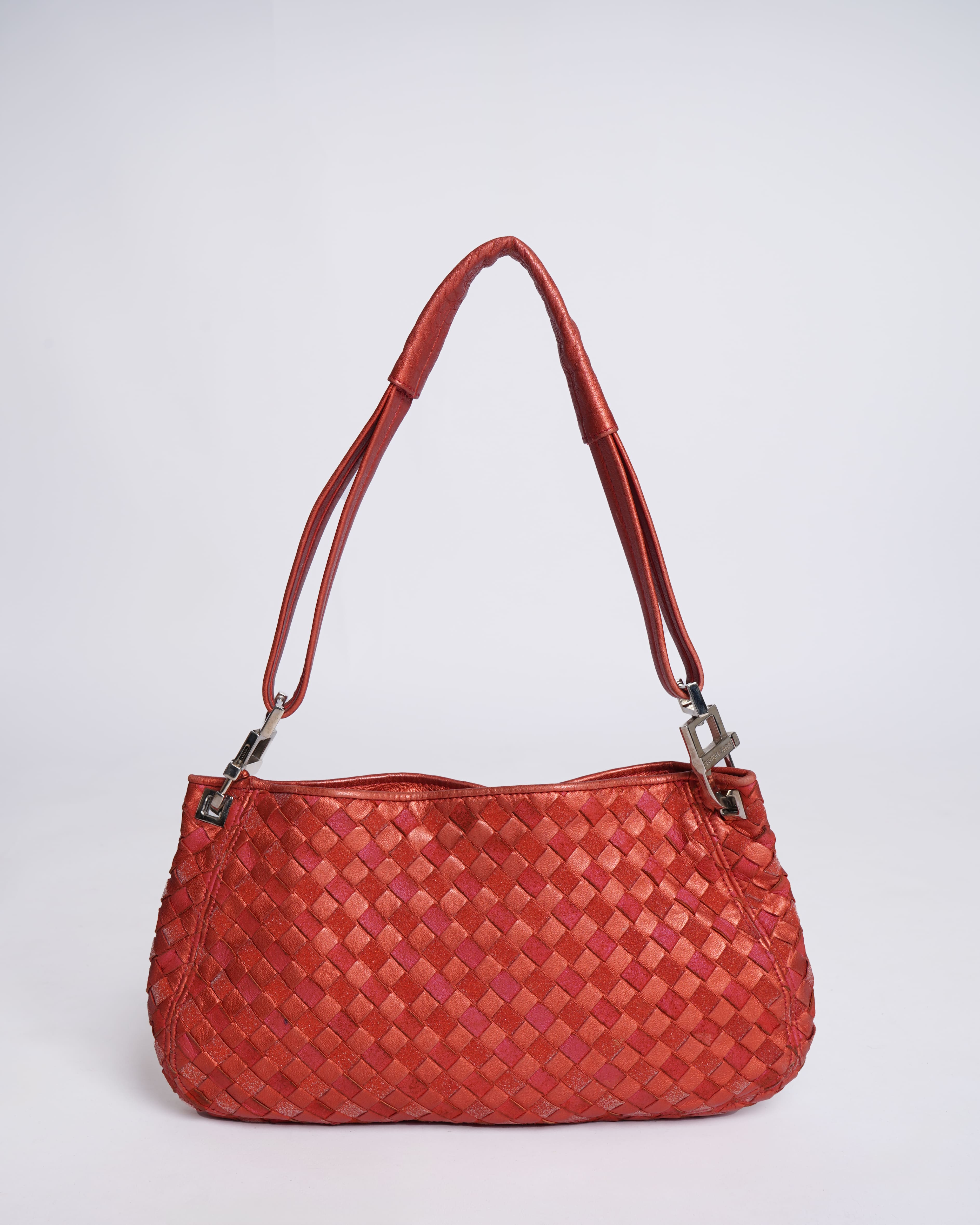 Bottega shoulder bag in red
