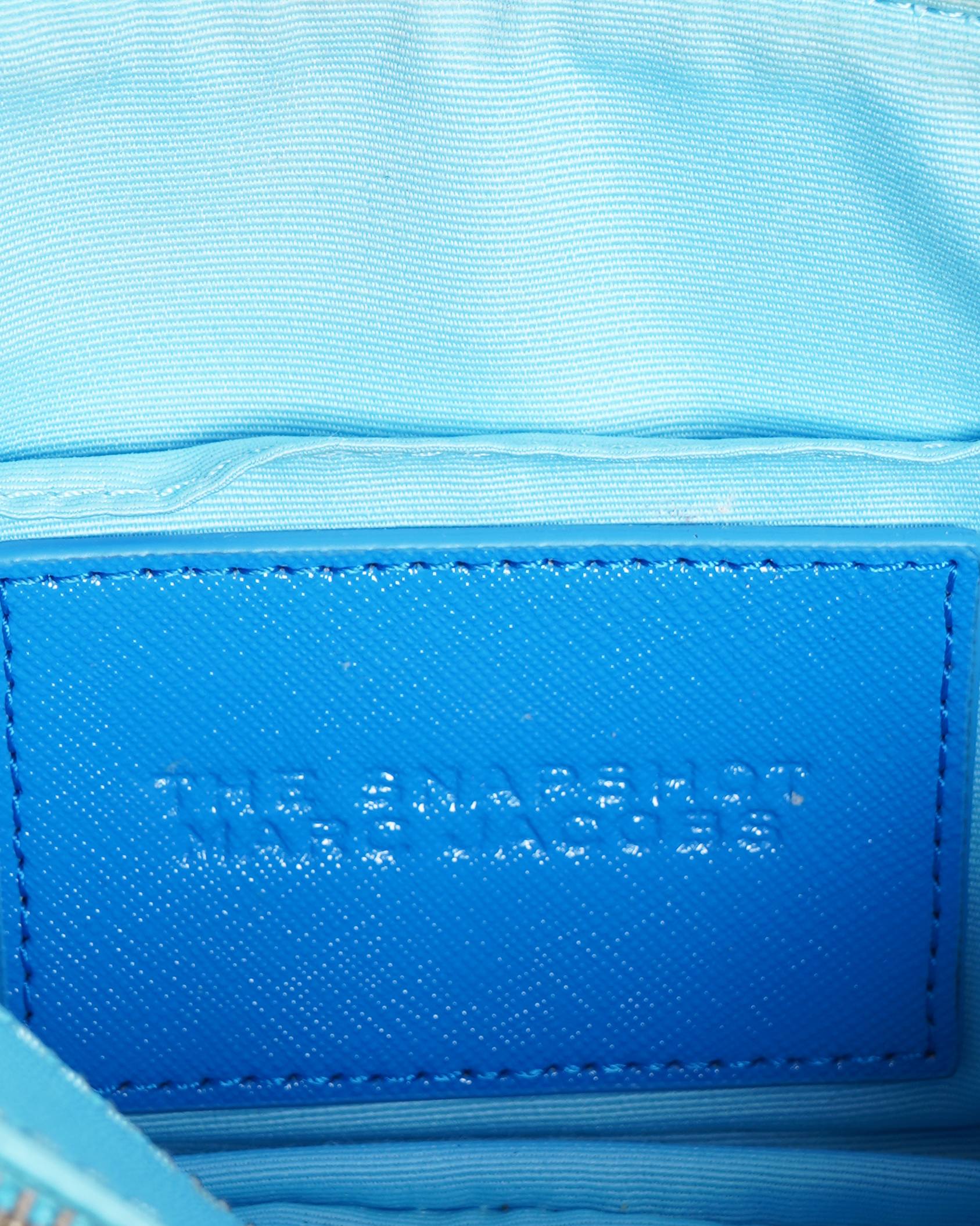 Marc Jacobs
Snapshot bag in electric blue