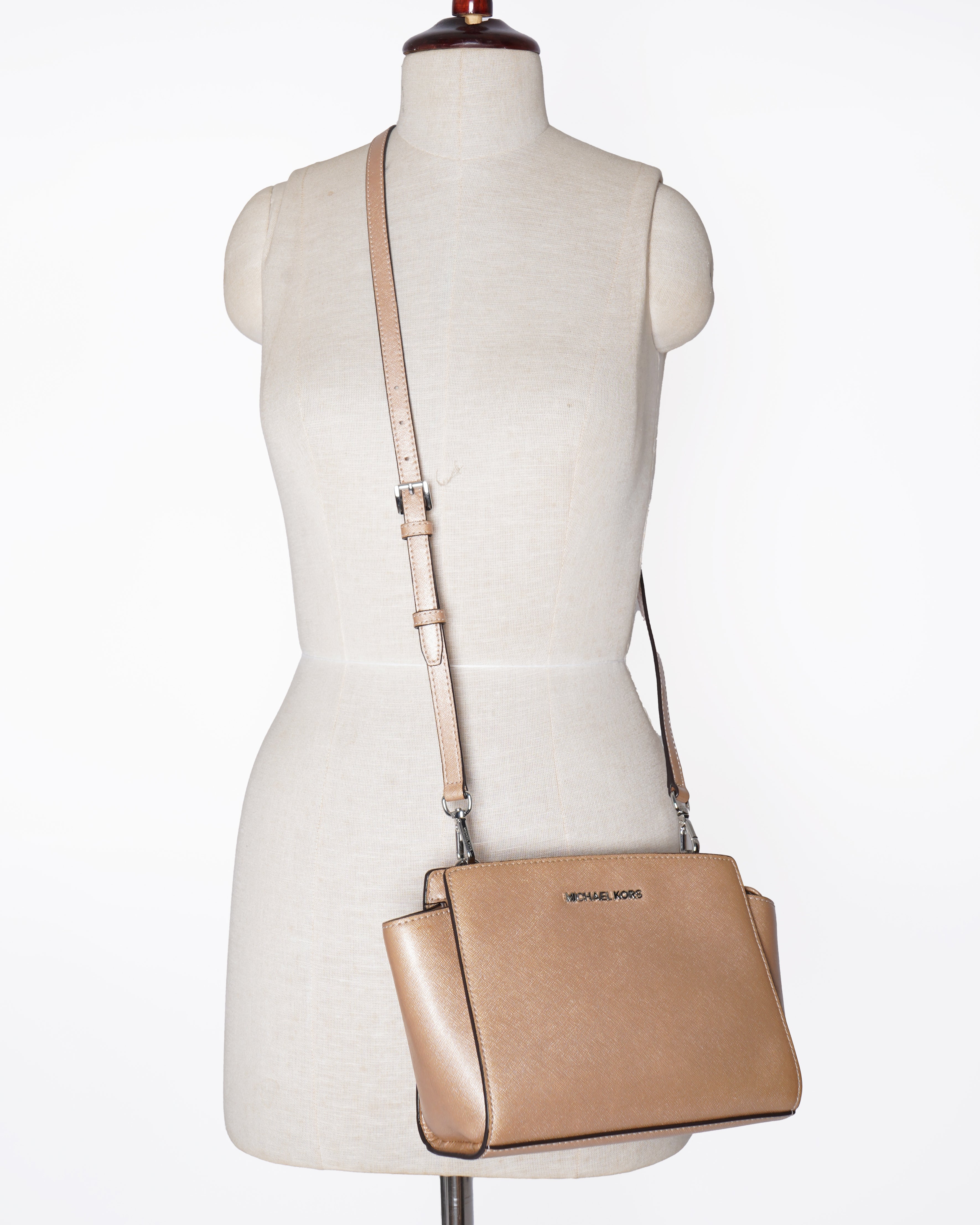 Michael kors metallic selma crossbody bag