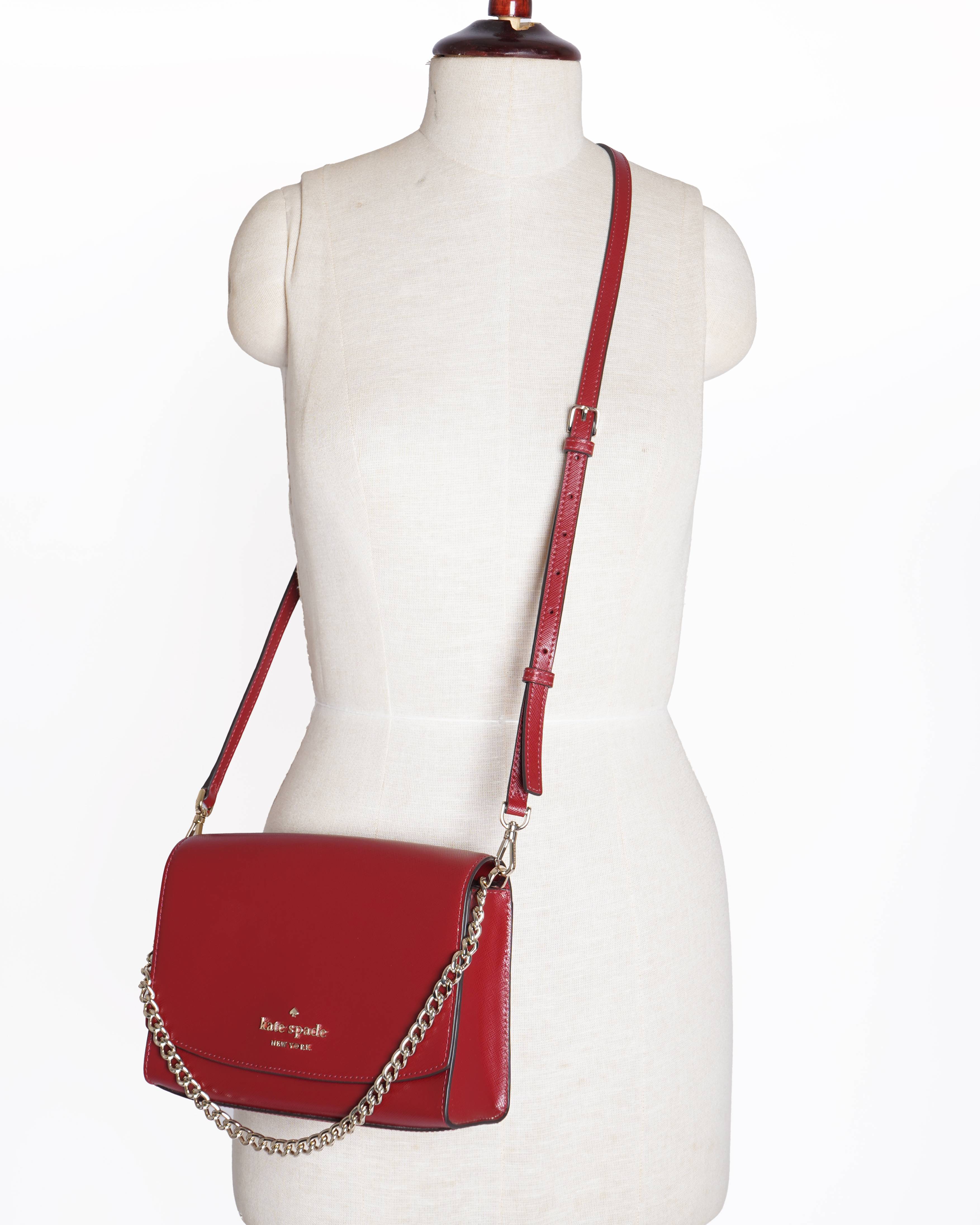 Kate spade
Chain sling Crossbody bag