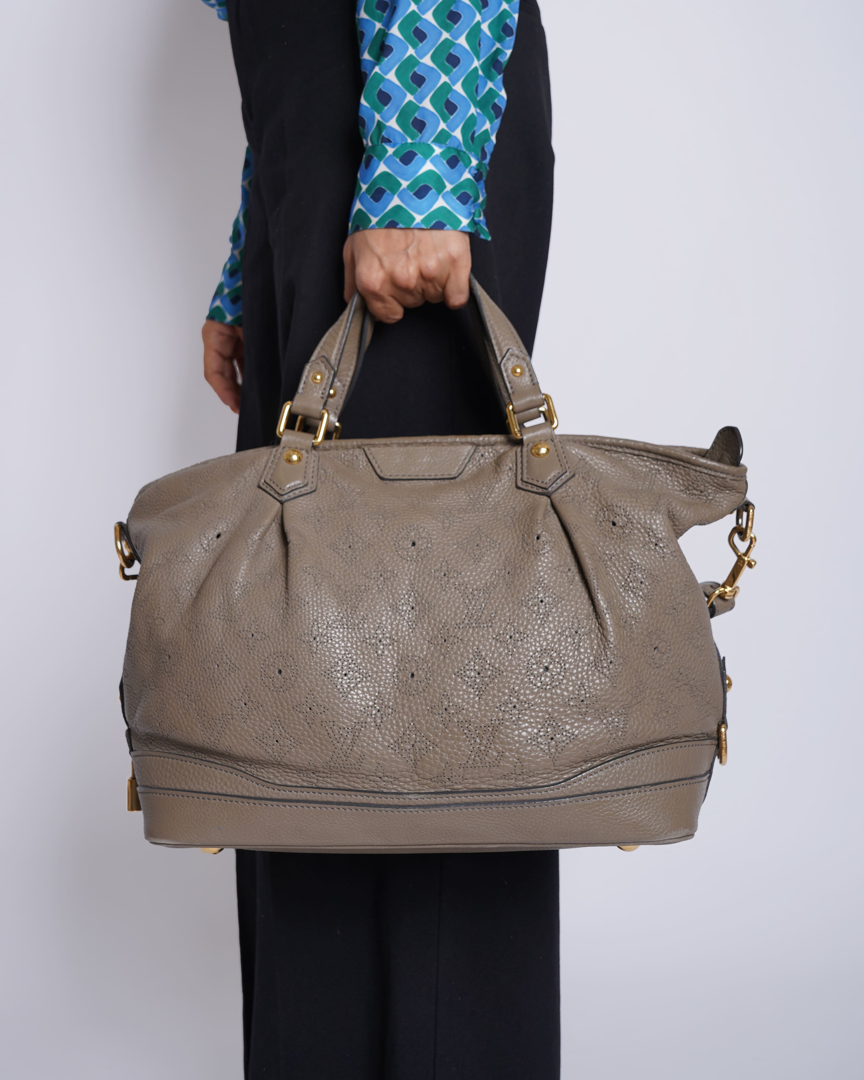 Louis Vuitton Poudre Mahina Leather Stellar PM Bag