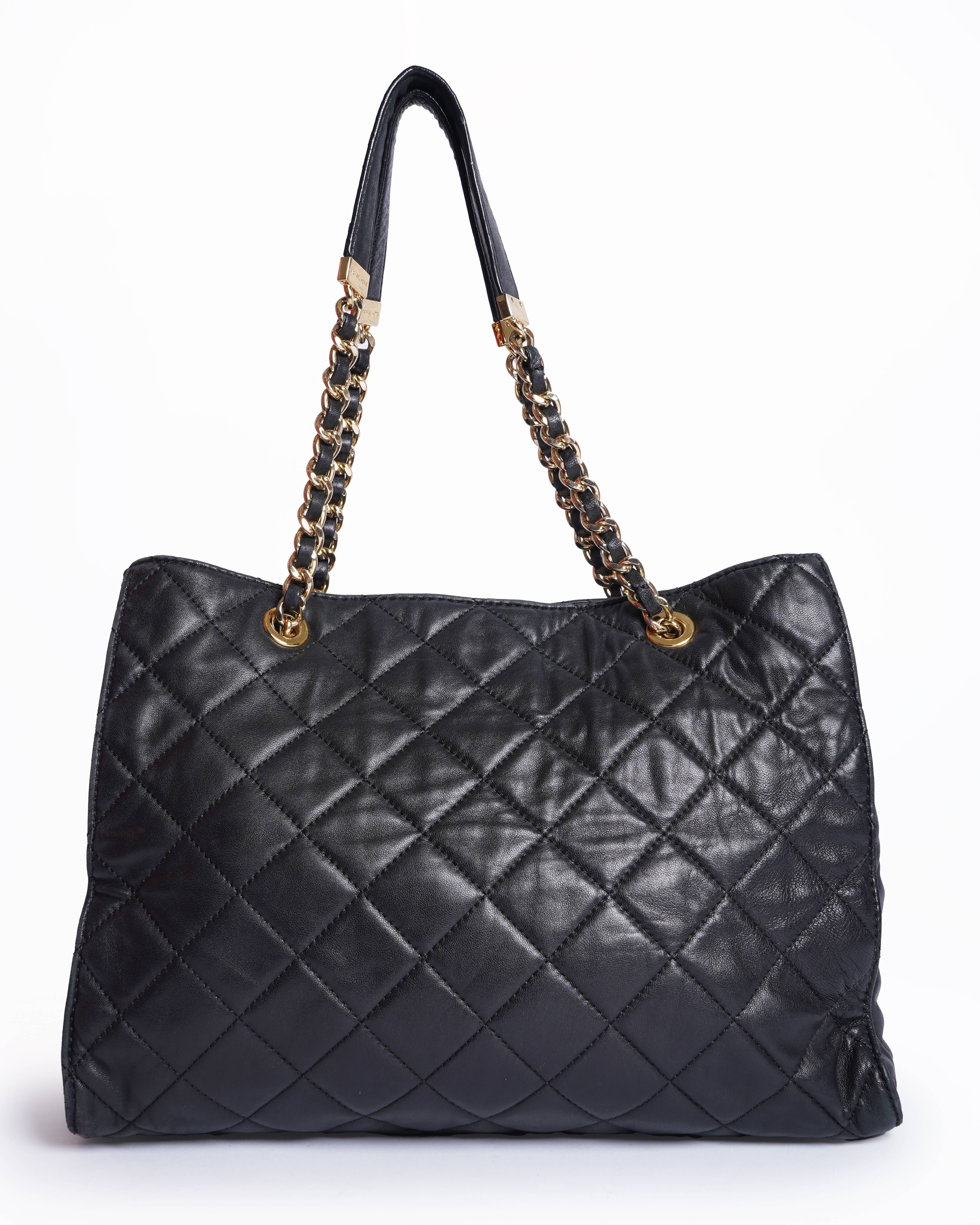 Michael Kors Quilted Shoulder Bag In Black