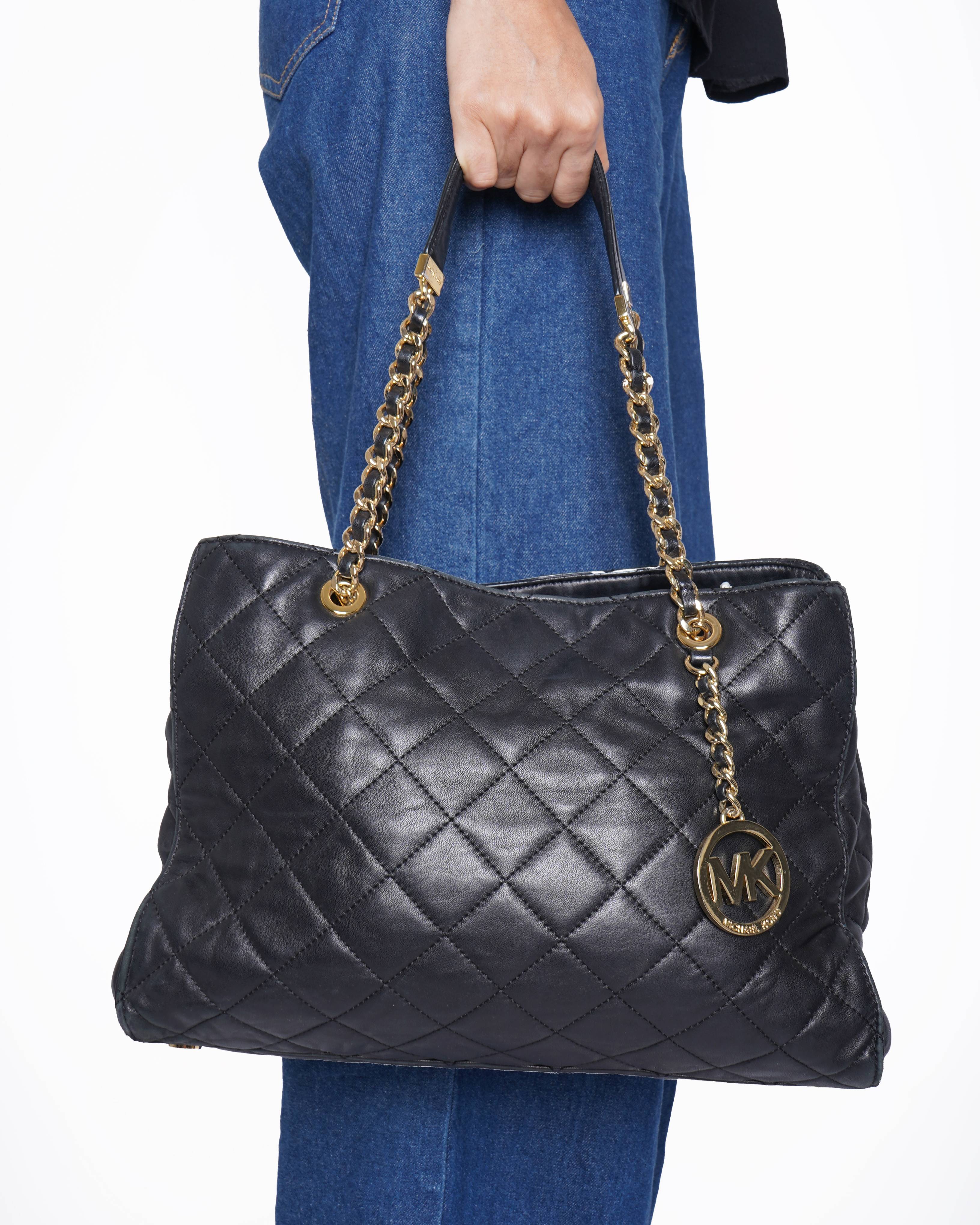 Michael Kors Quilted Shoulder Bag In Black