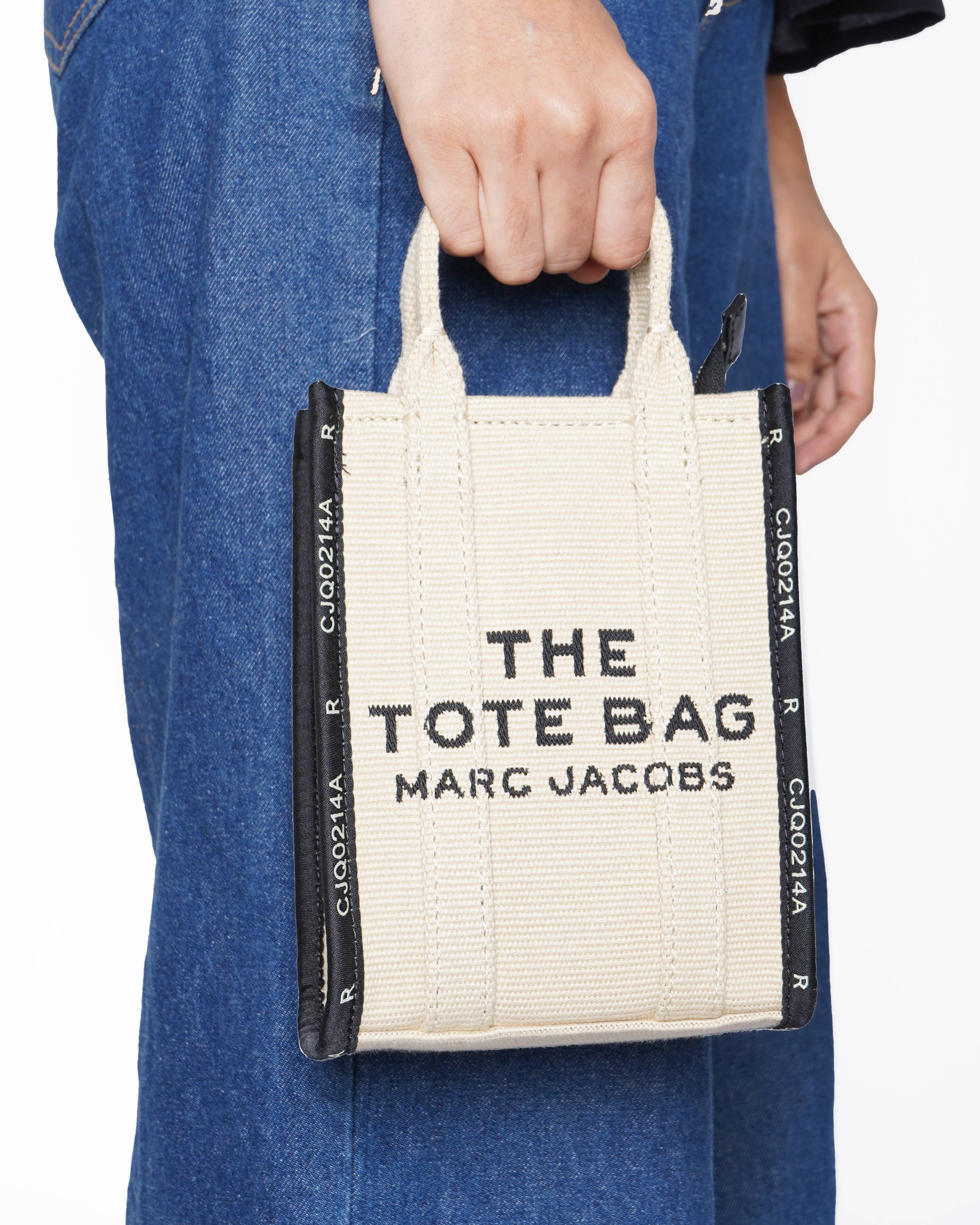 New Marc Jacobs
Jacquard tote bag